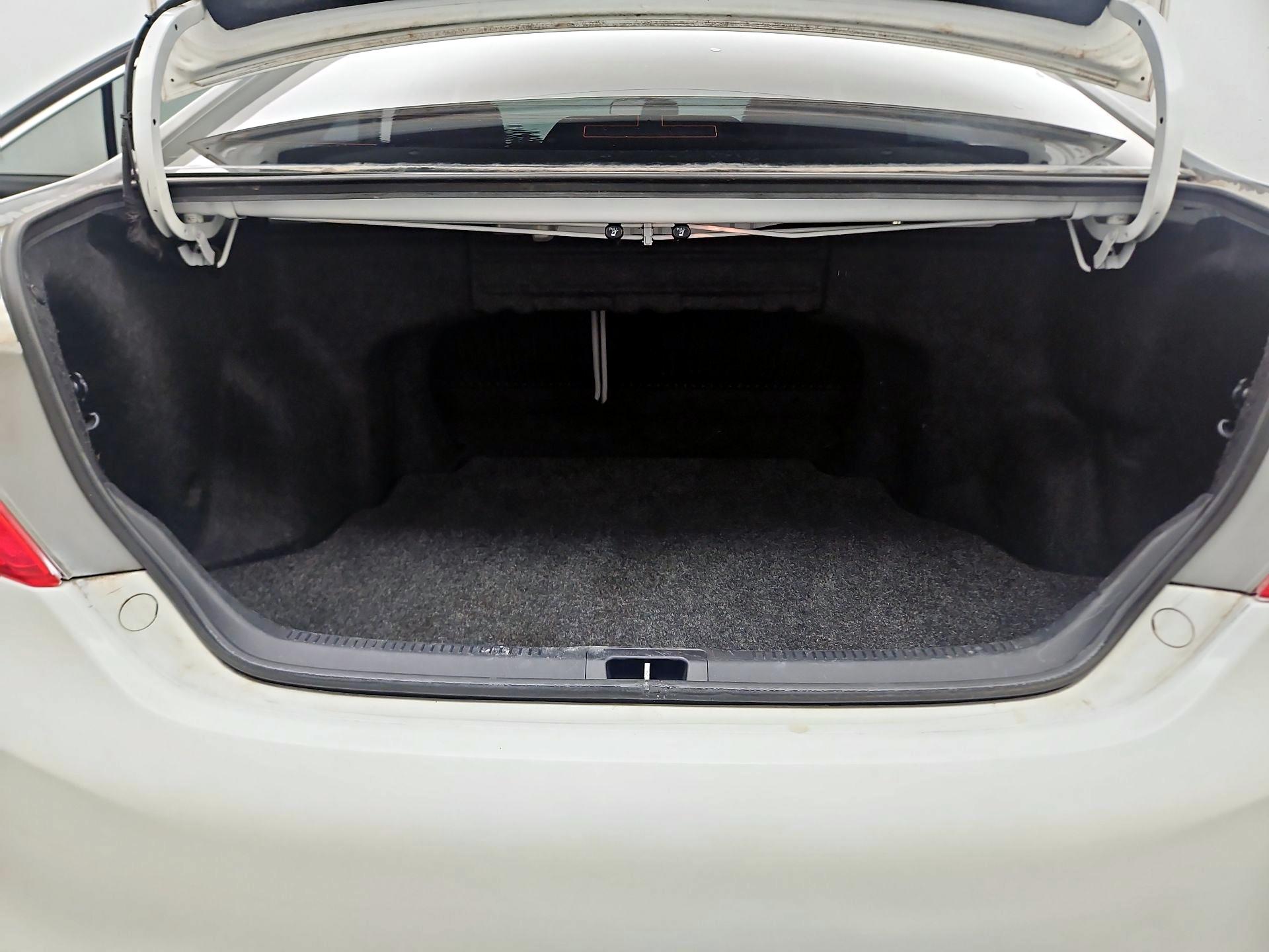 Thumbnail: 2014 Toyota Camry - 19