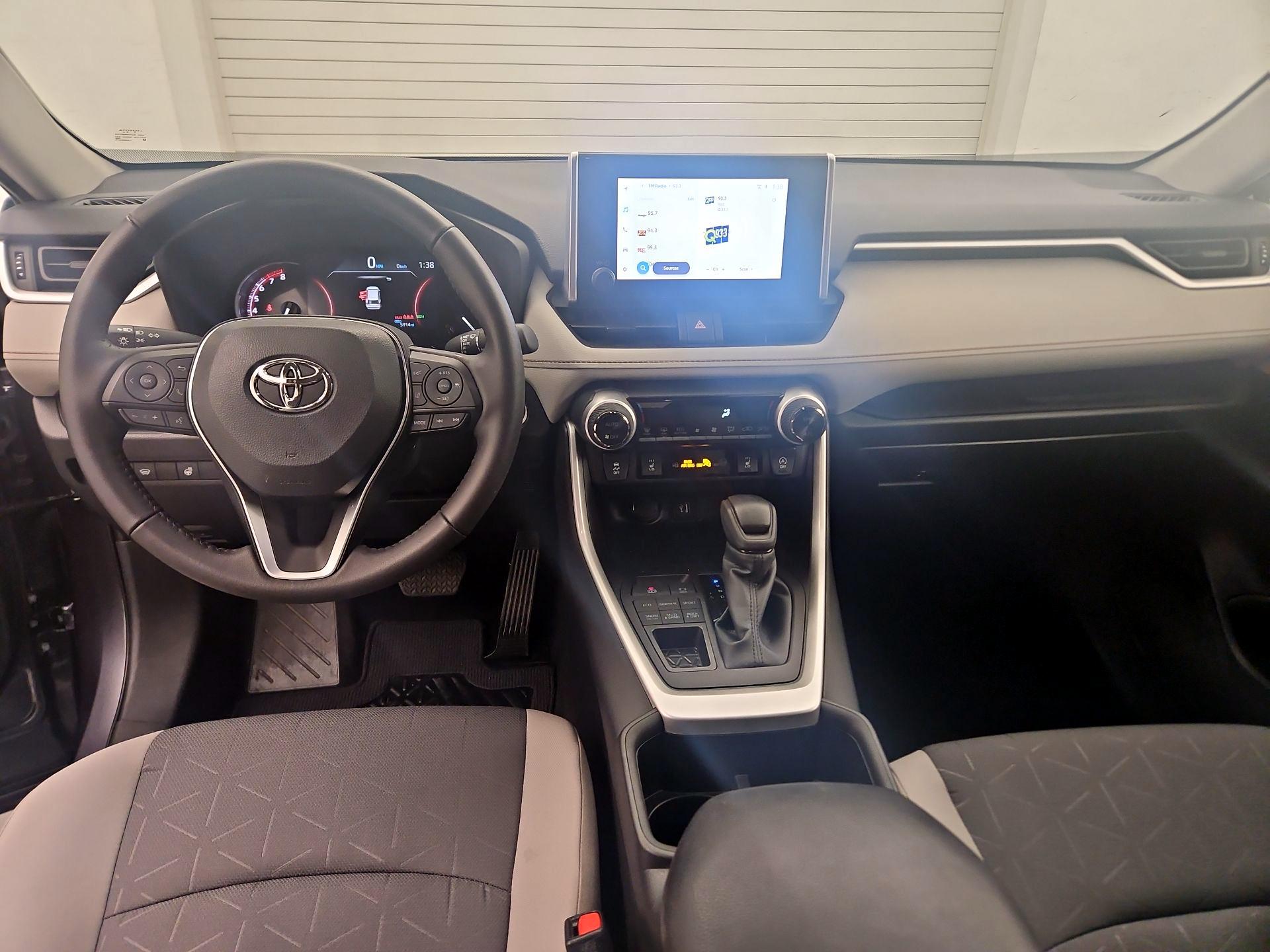 Thumbnail: 2025 Toyota RAV4 - 9