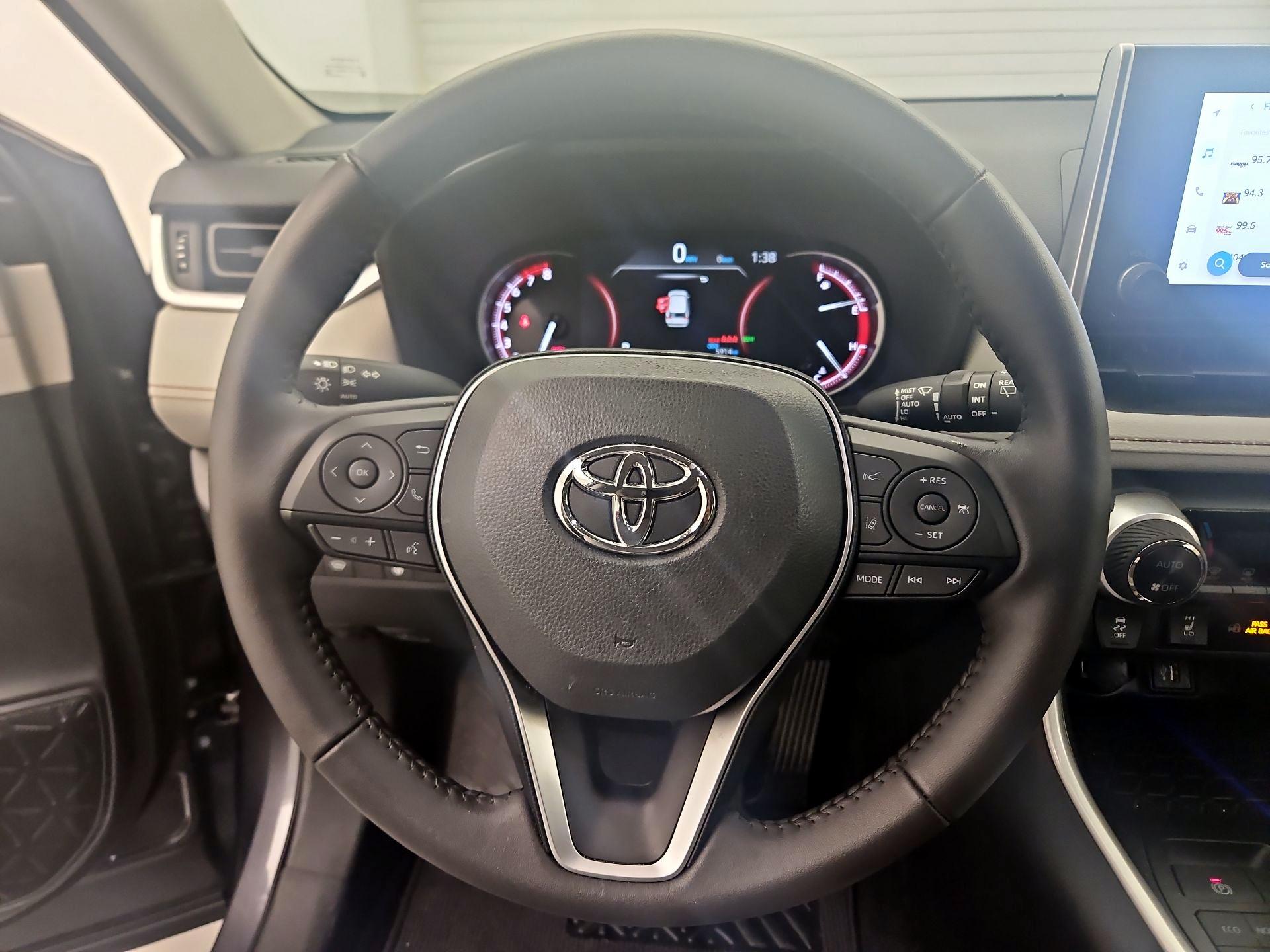 Thumbnail: 2025 Toyota RAV4 - 10