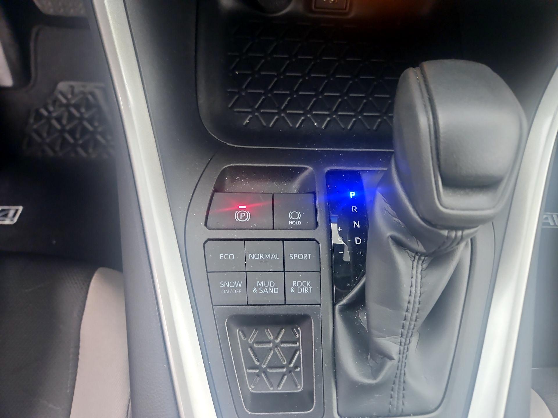 Thumbnail: 2025 Toyota RAV4 - 17