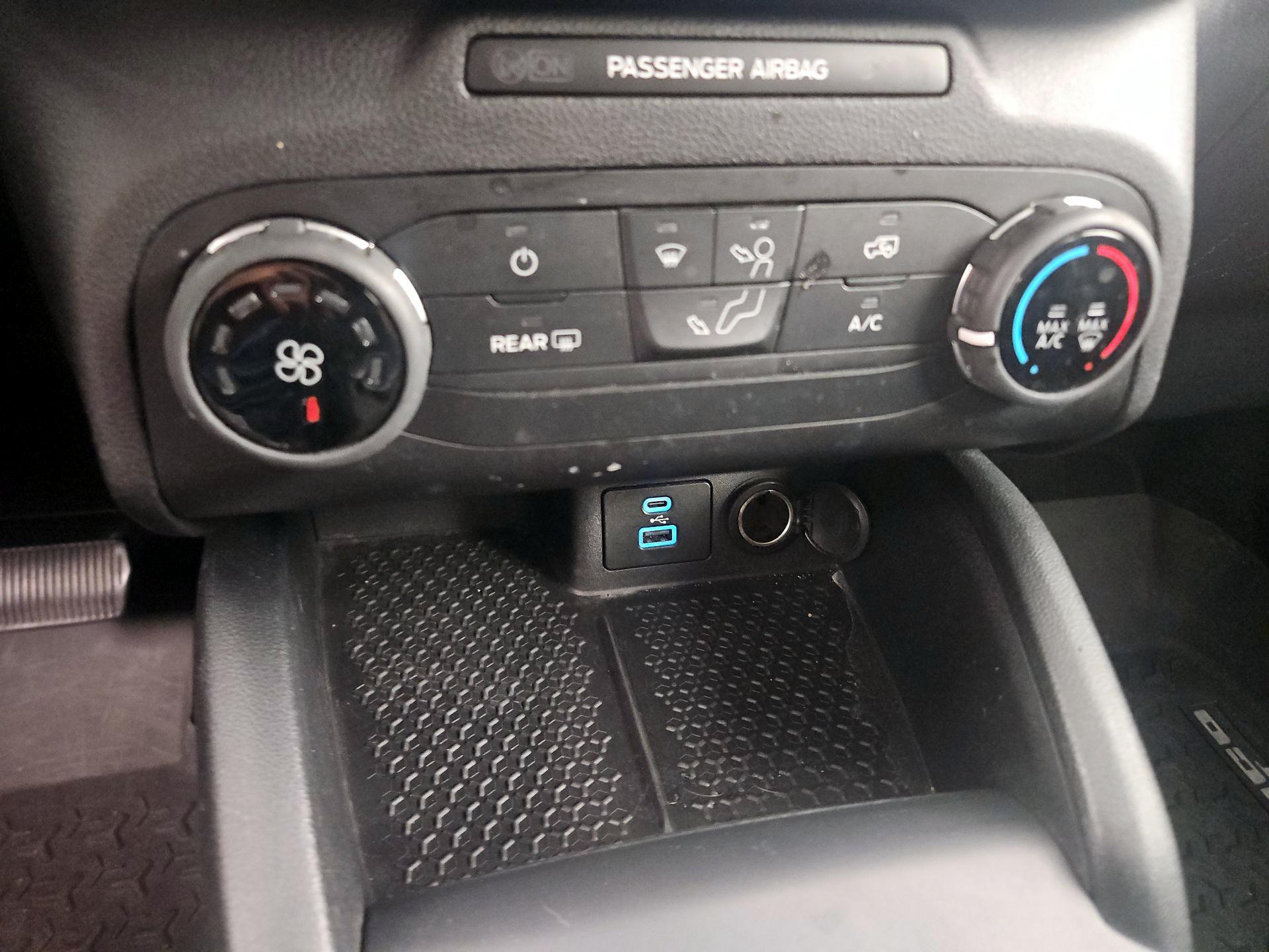 Thumbnail: 2021 Ford Bronco Sport - 16