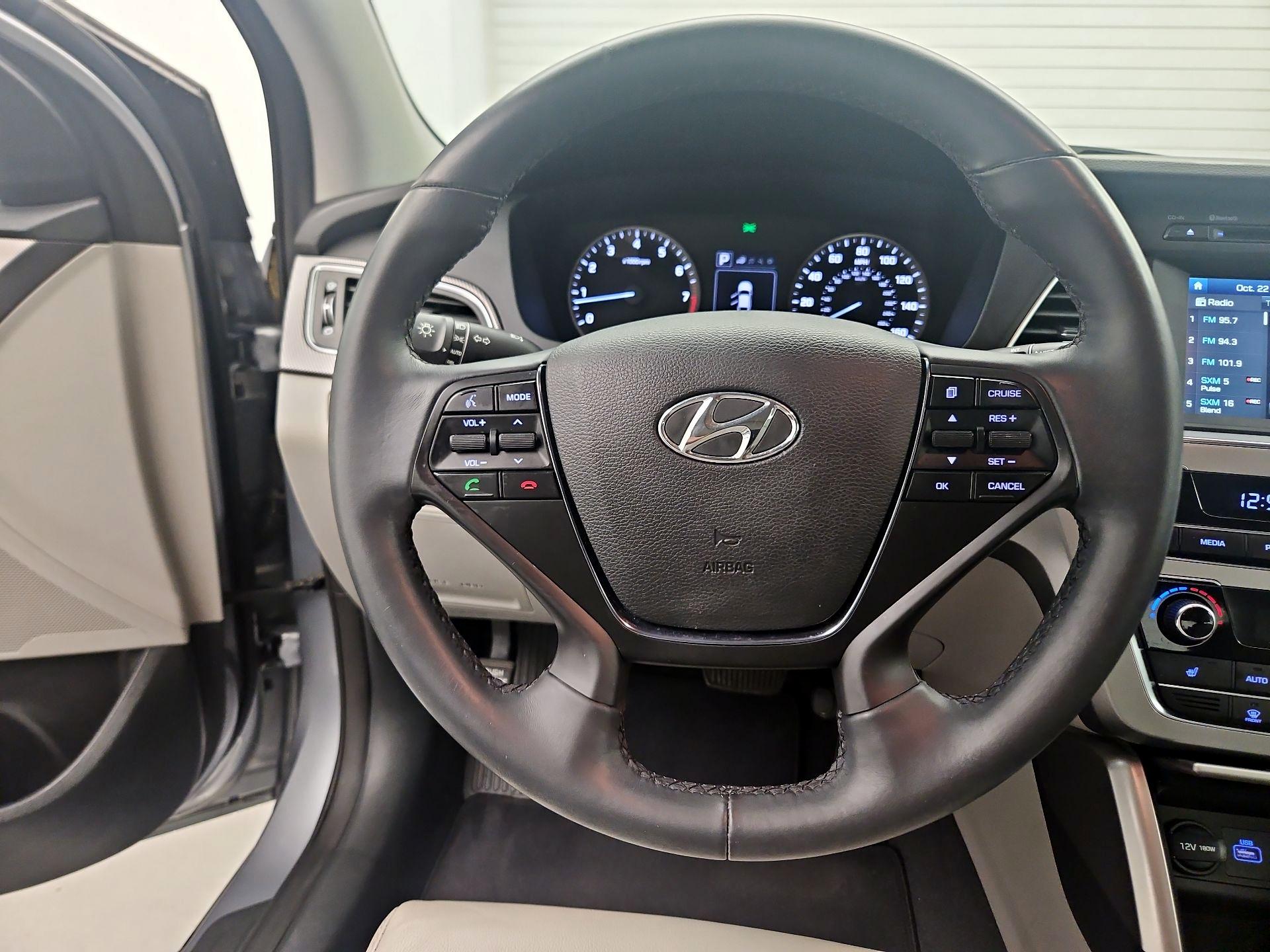 Thumbnail: 2016 Hyundai Sonata - 10