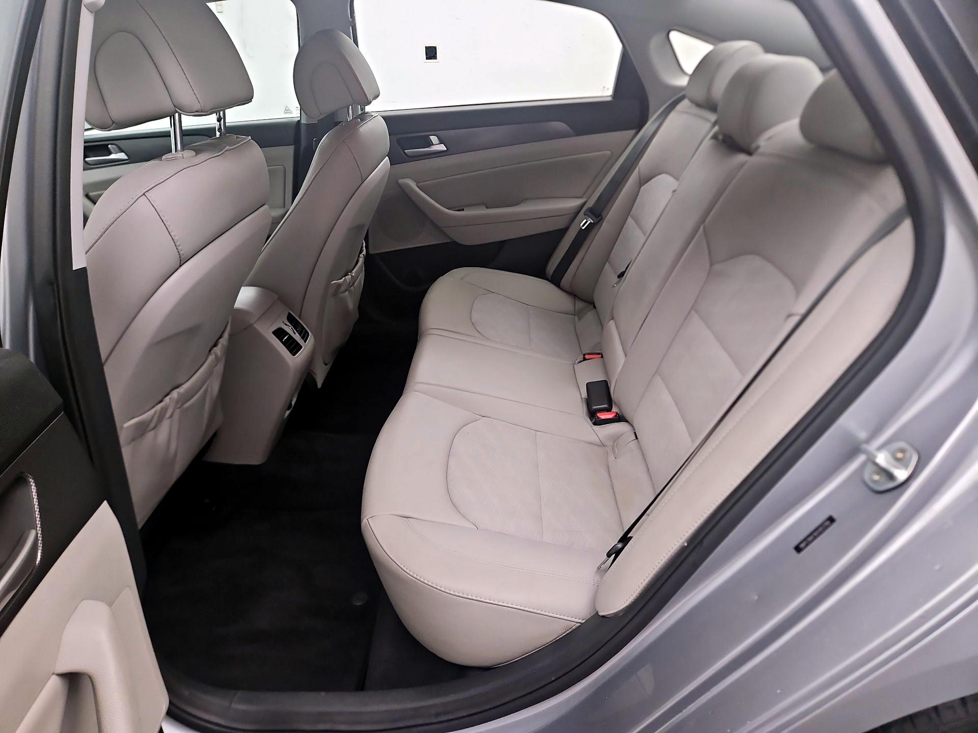 Thumbnail: 2016 Hyundai Sonata - 18