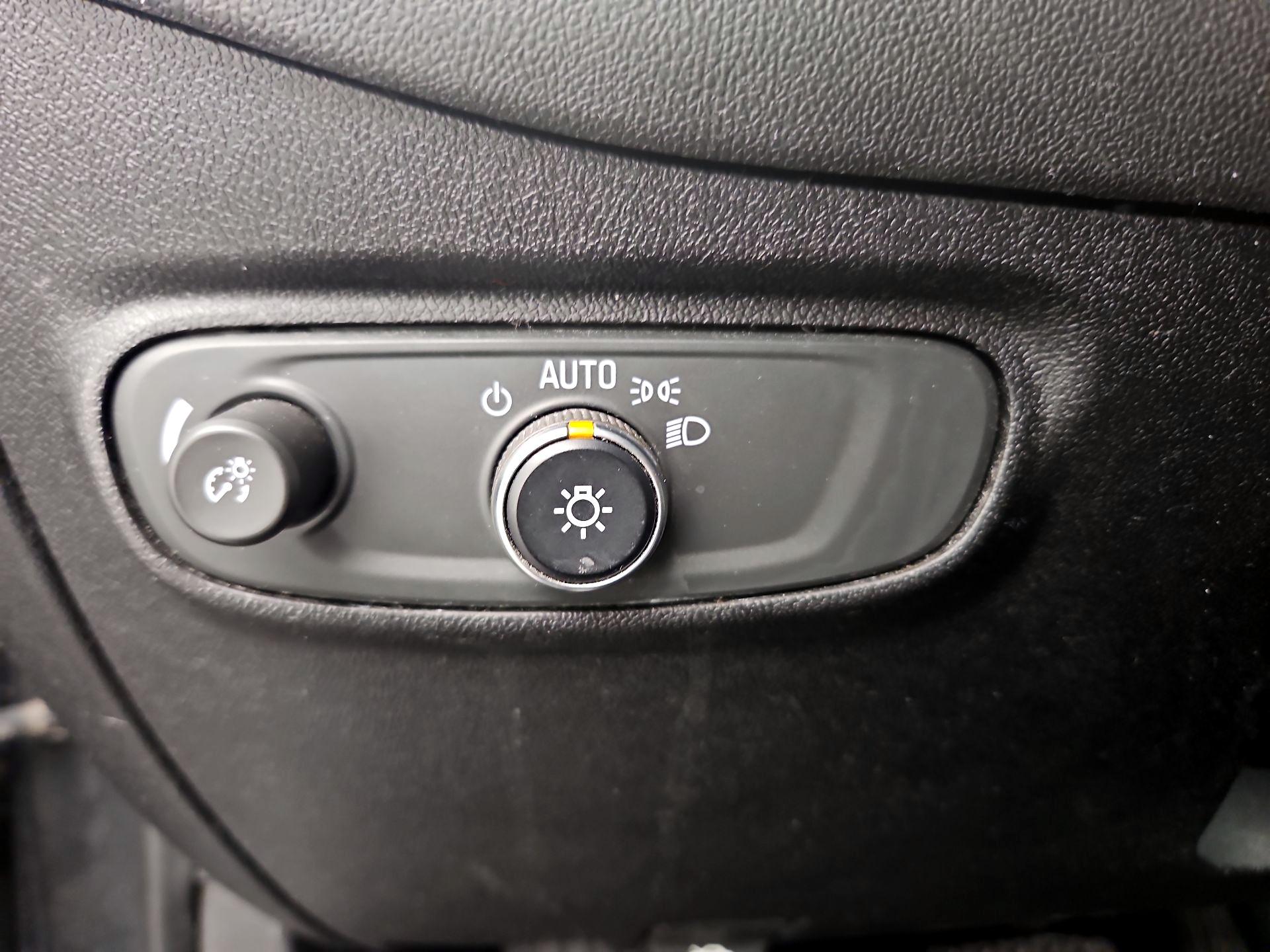 Thumbnail: 2018 Chevrolet Equinox - 13