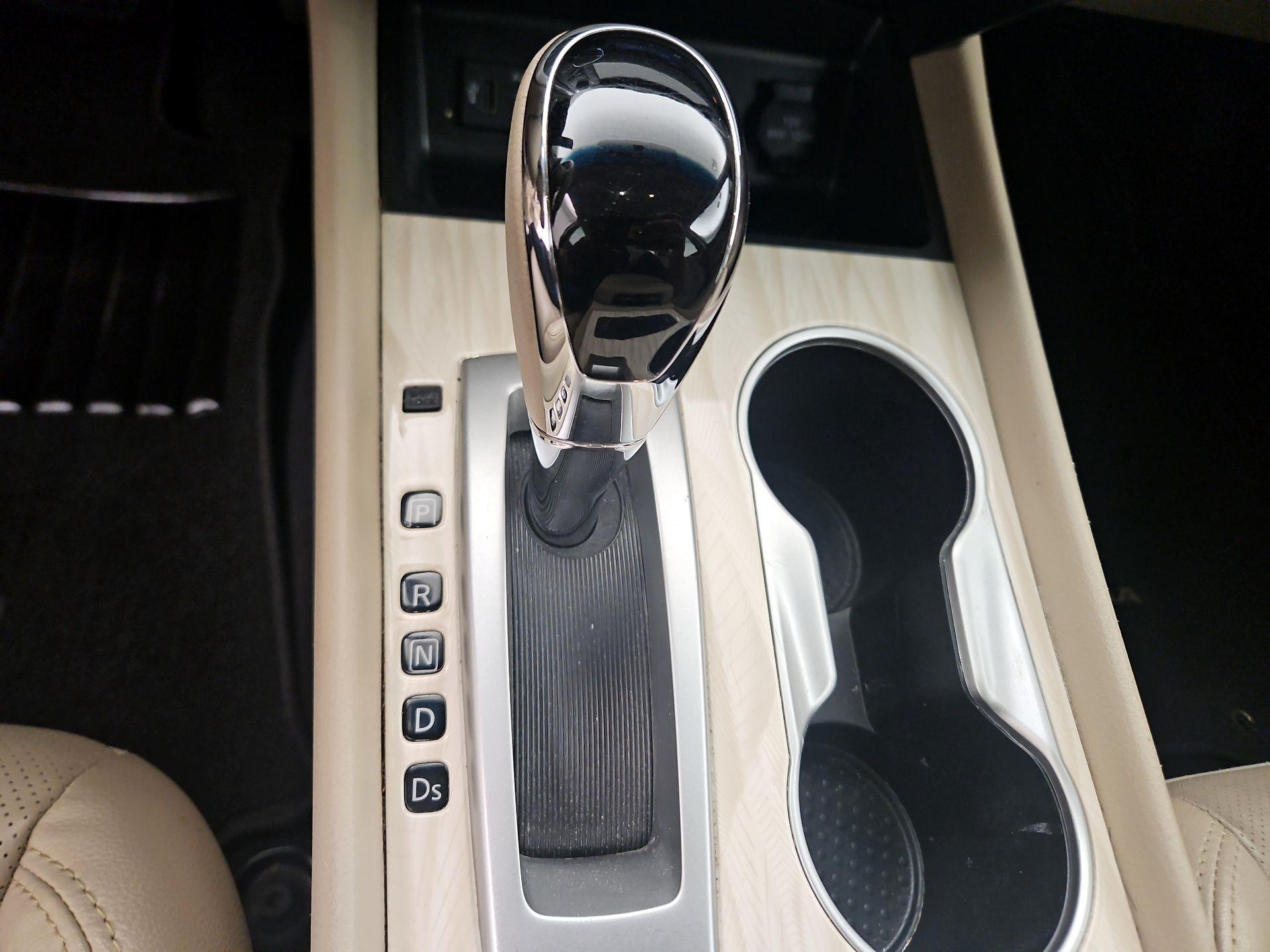 Thumbnail: 2017 Nissan Altima - 18