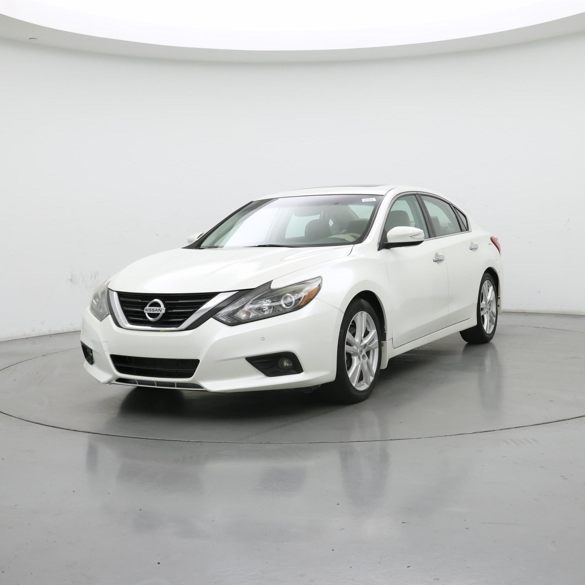 Thumbnail: 2017 Nissan Altima - 4