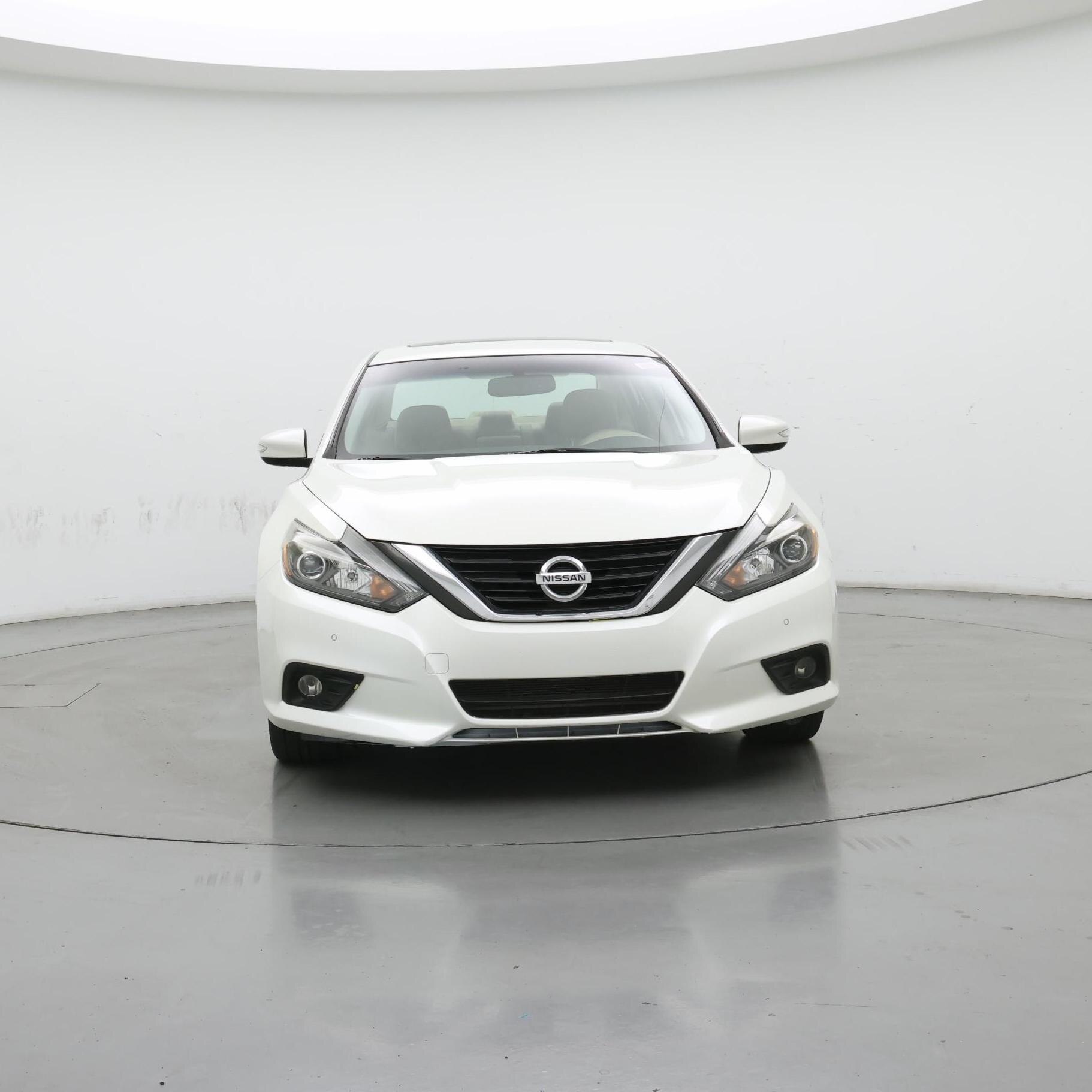 Thumbnail: 2017 Nissan Altima - 5