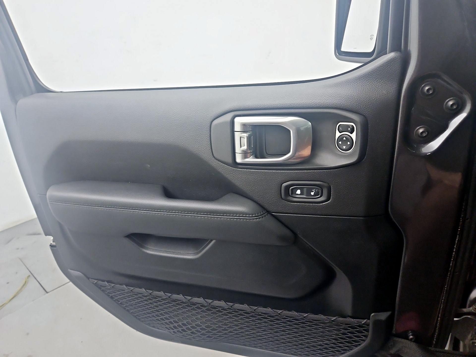 Thumbnail: 2021 Jeep Wrangler - 12