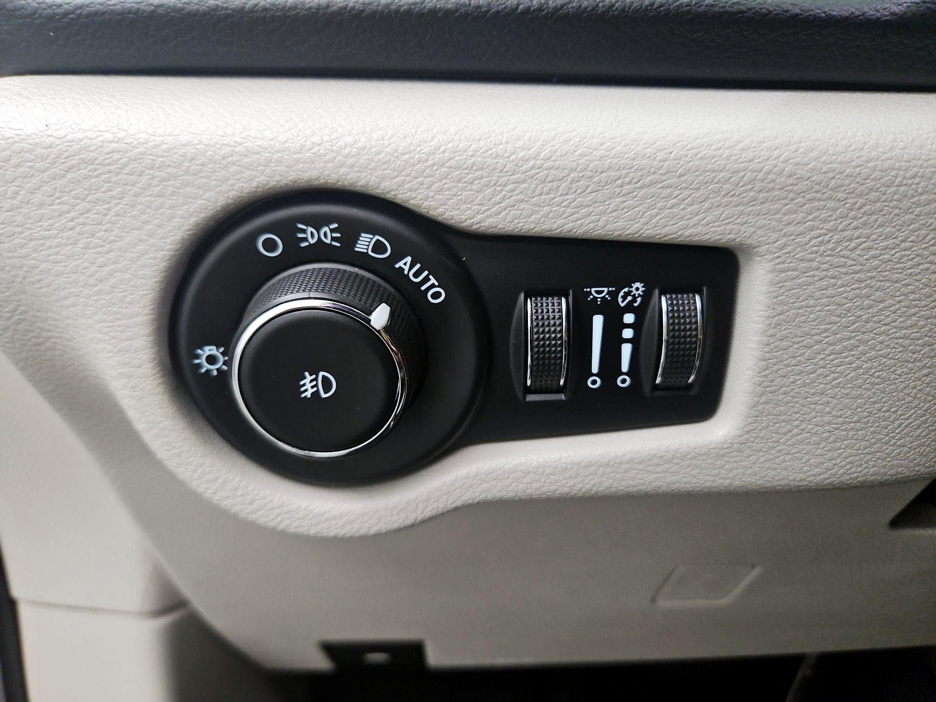 Thumbnail: 2022 Chrysler Pacifica - 13