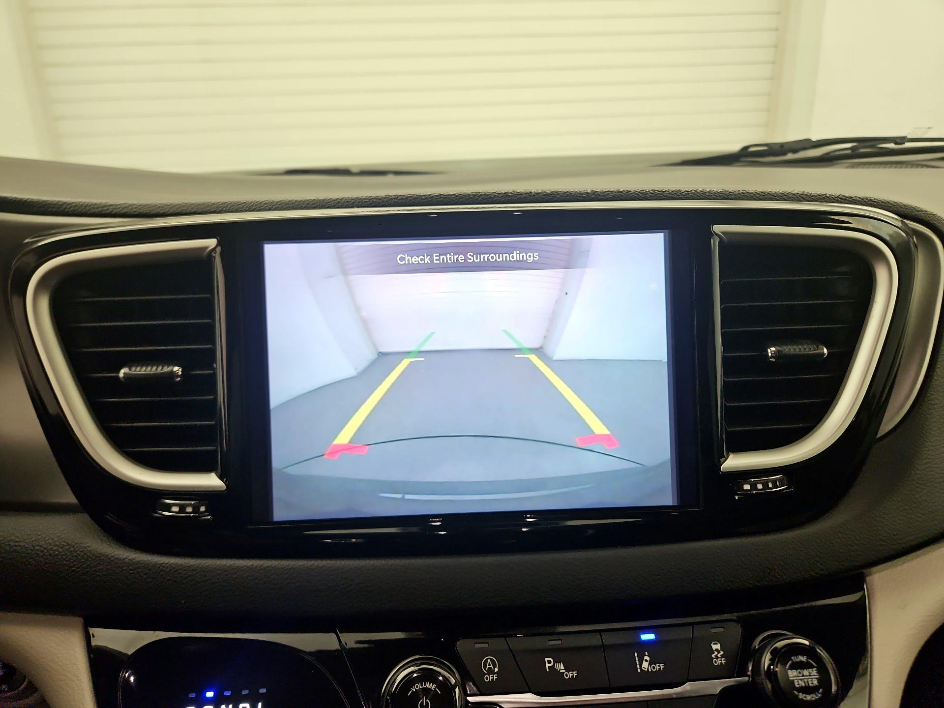 Thumbnail: 2022 Chrysler Pacifica - 14