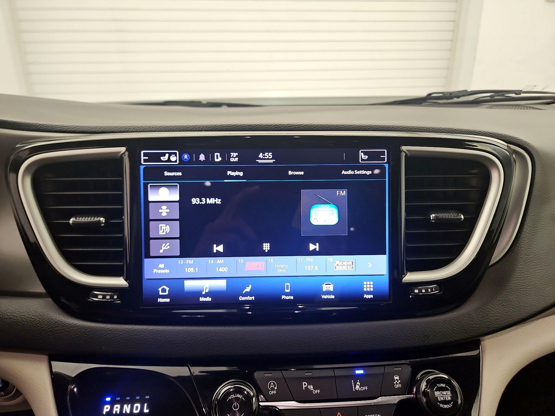 Thumbnail: 2022 Chrysler Pacifica - 15