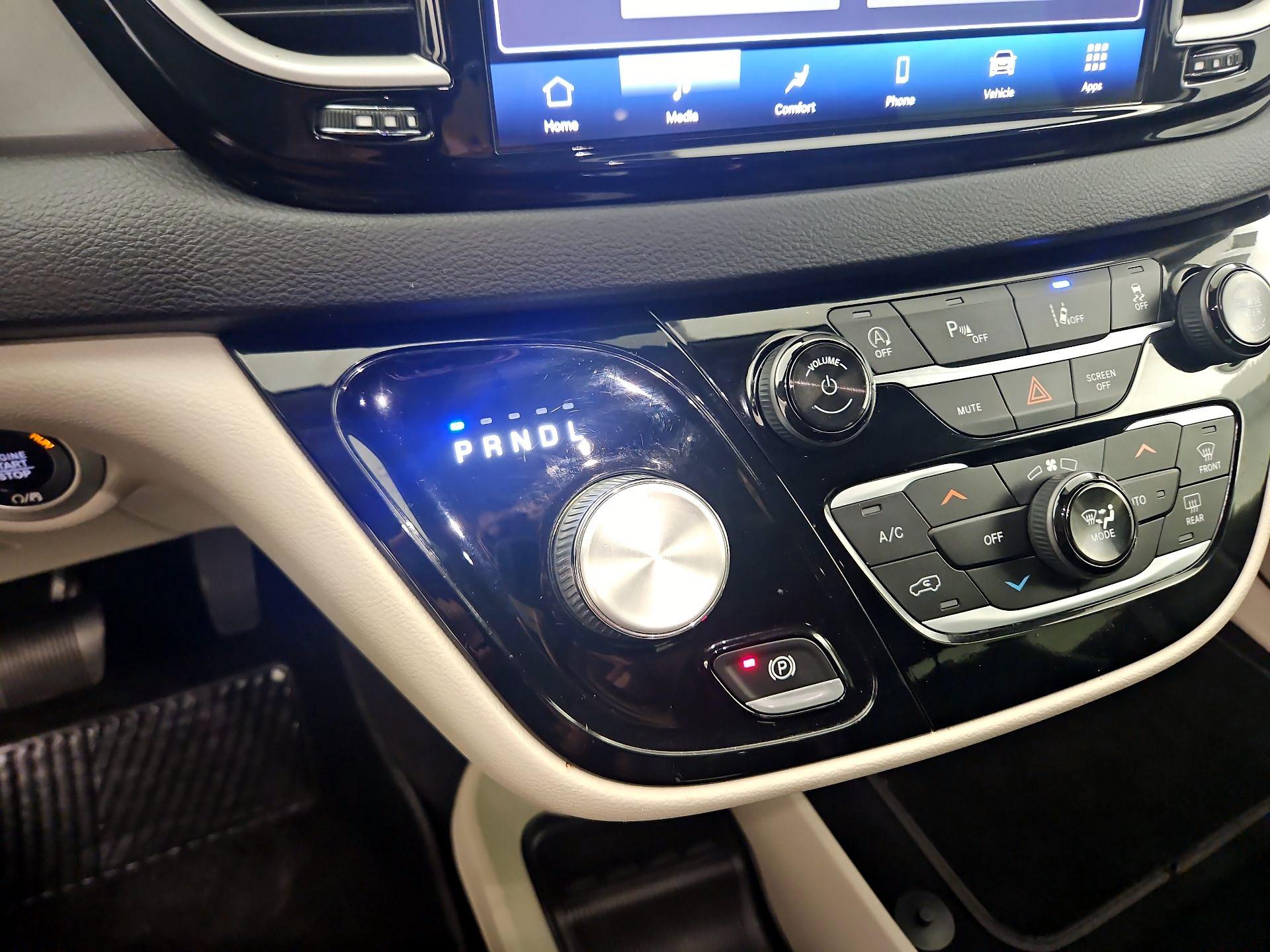 Thumbnail: 2022 Chrysler Pacifica - 17