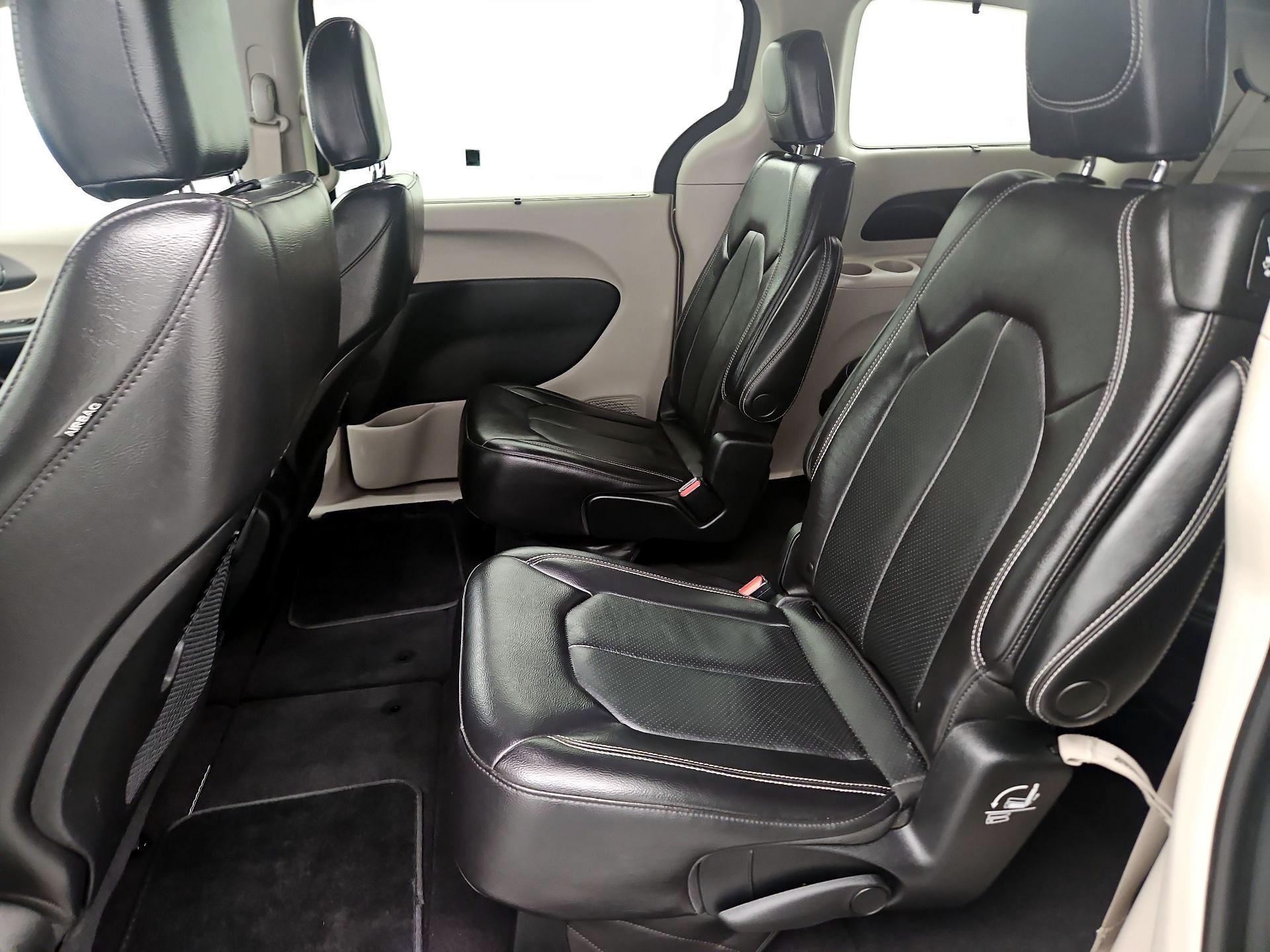 Thumbnail: 2022 Chrysler Pacifica - 19