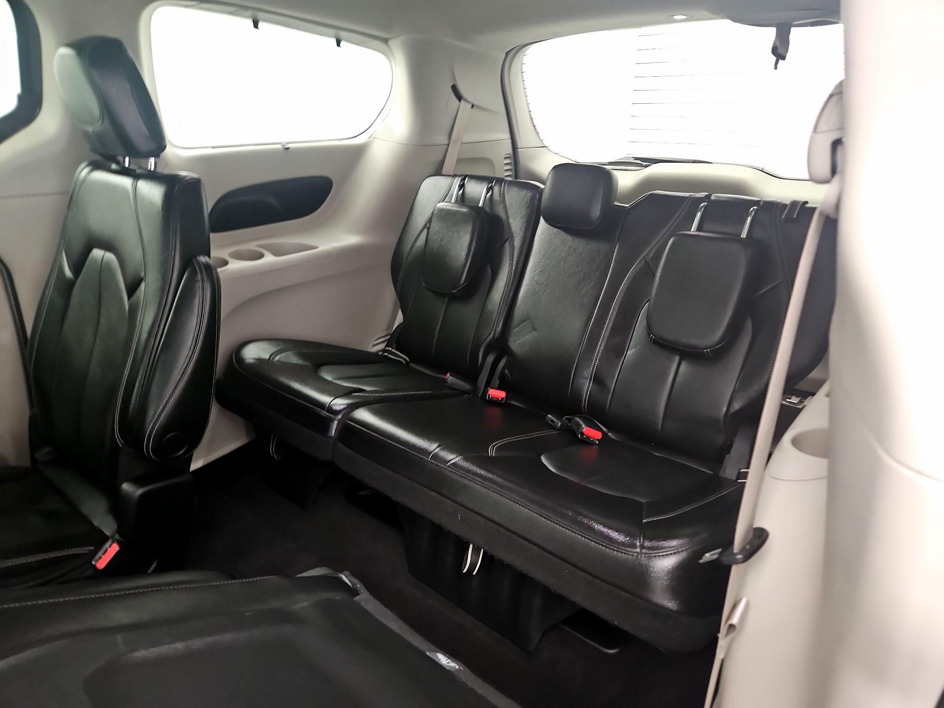 Thumbnail: 2022 Chrysler Pacifica - 20