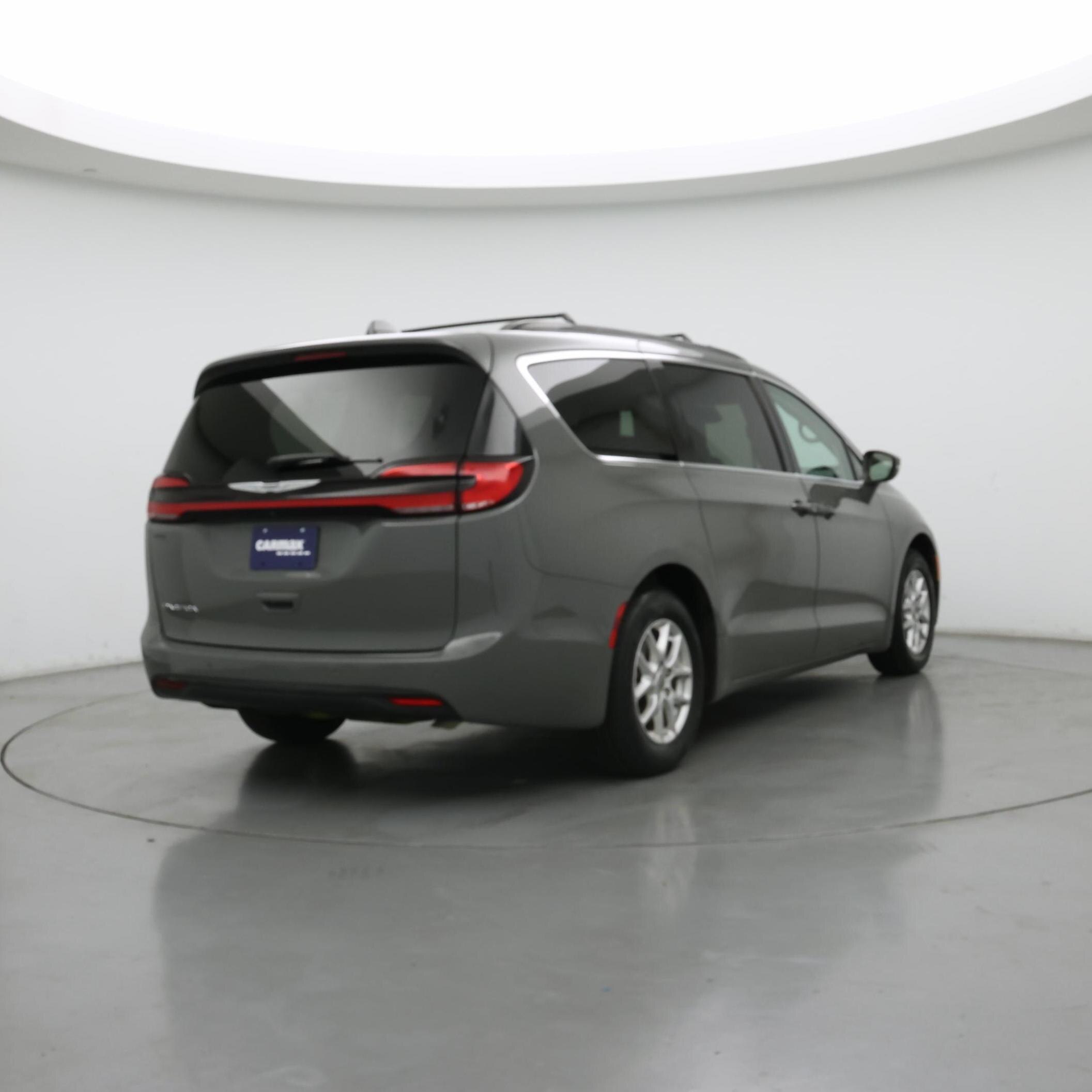 Thumbnail: 2022 Chrysler Pacifica - 8
