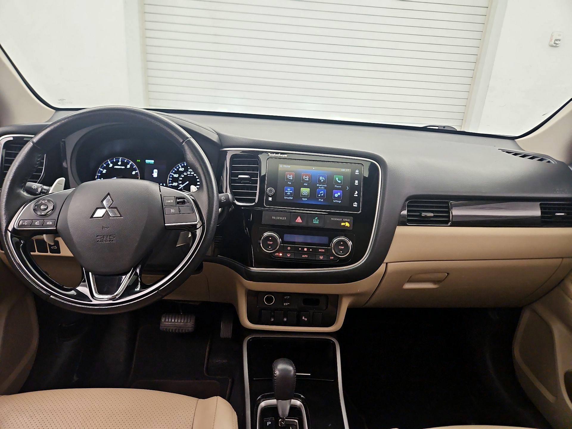 Thumbnail: 2017 Mitsubishi Outlander - 9