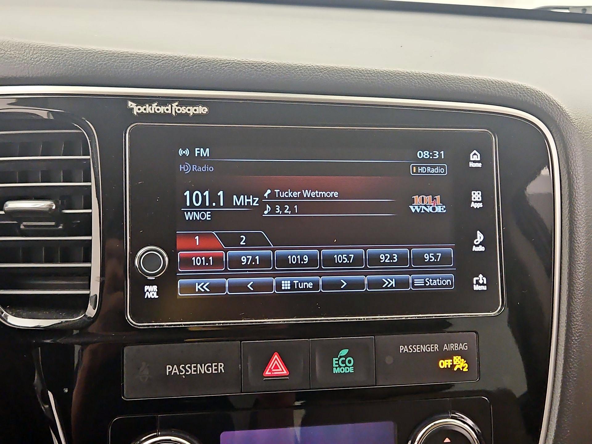 Thumbnail: 2017 Mitsubishi Outlander - 15