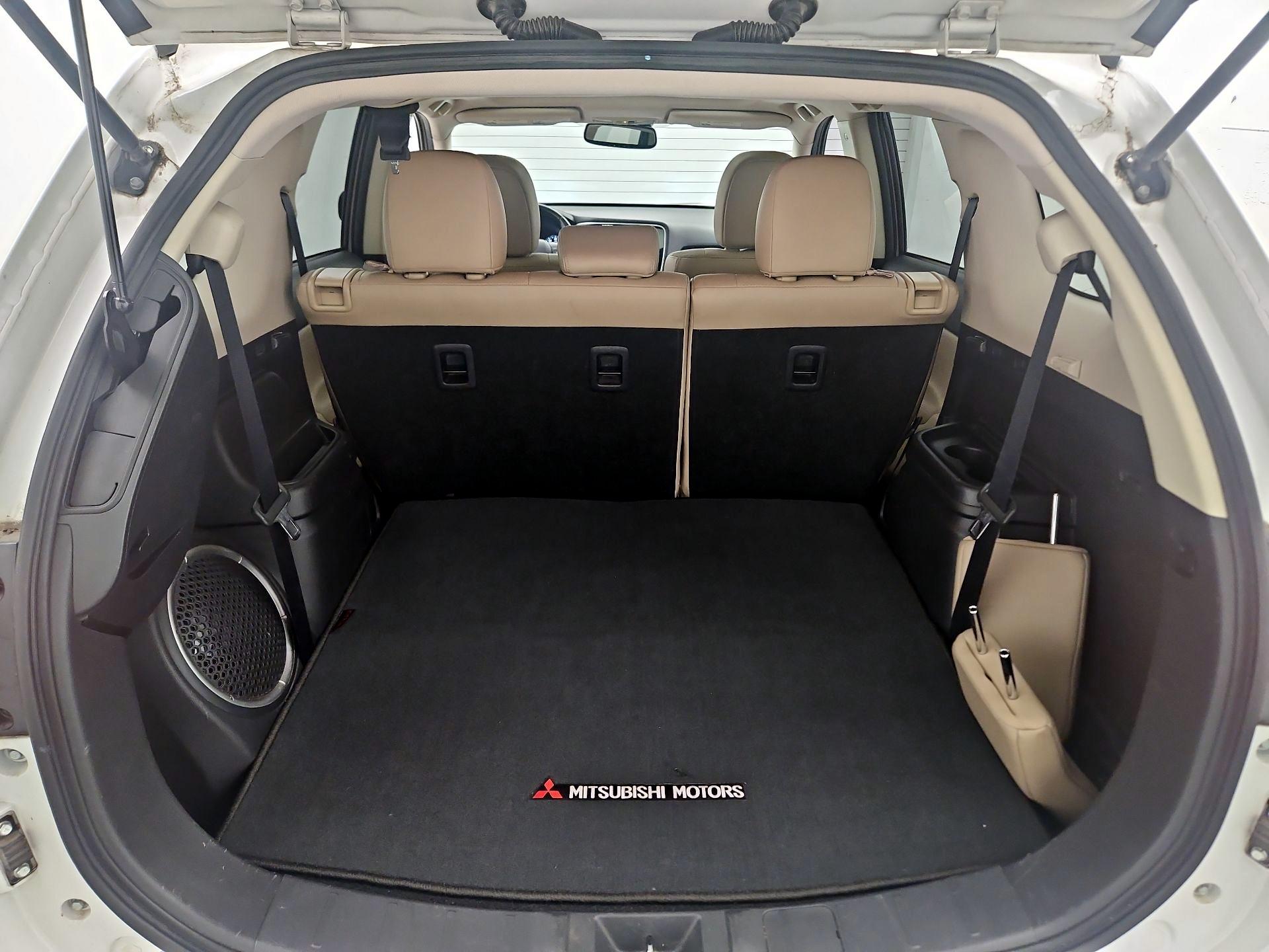 Thumbnail: 2017 Mitsubishi Outlander - 20