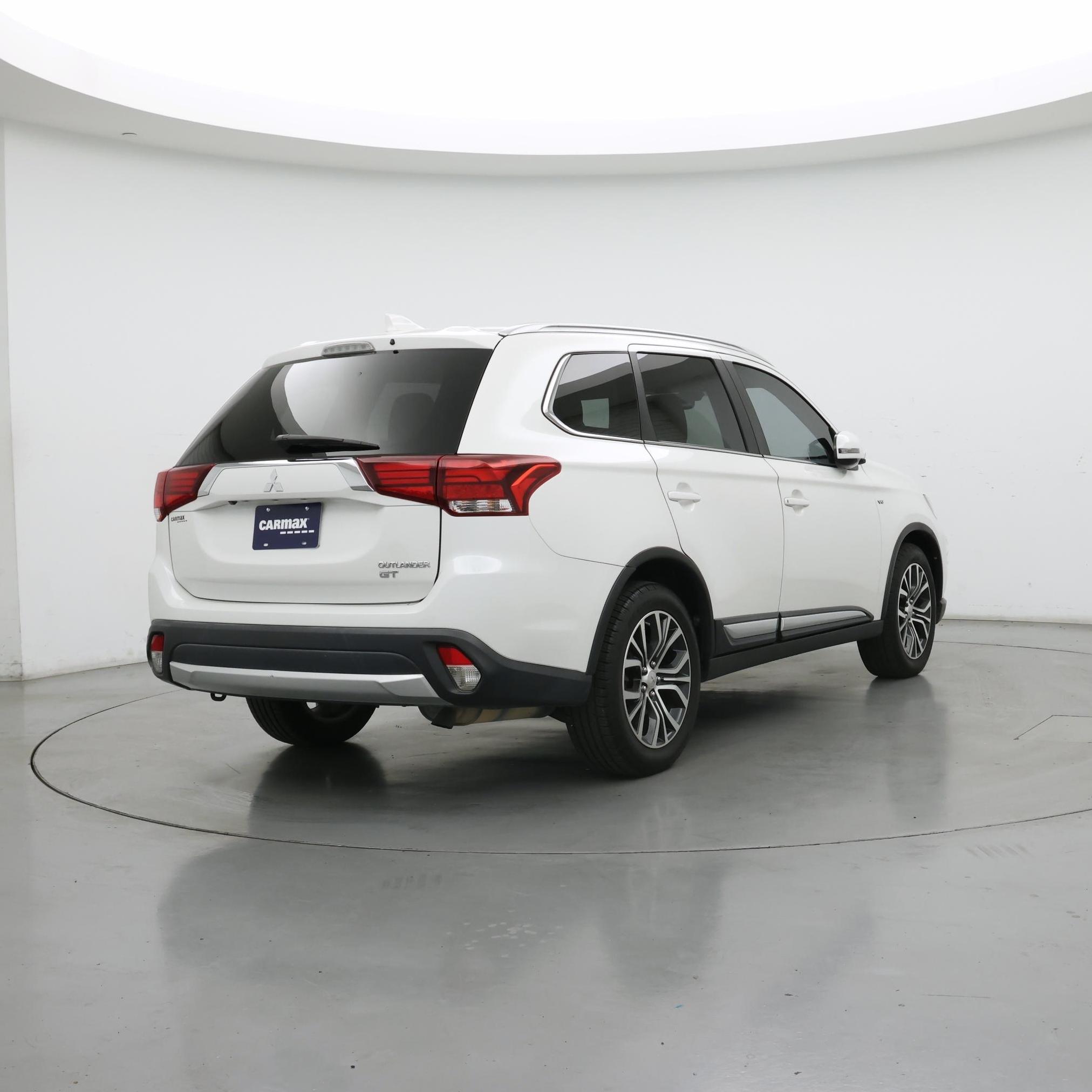 Thumbnail: 2017 Mitsubishi Outlander - 8