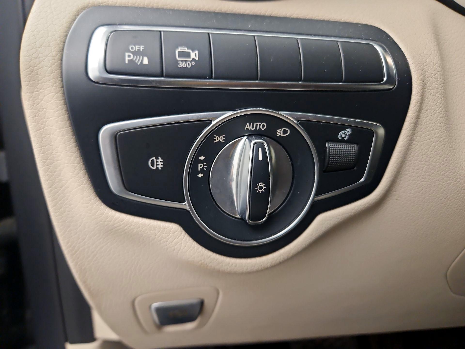 Thumbnail: 2018 Mercedes-Benz GLC - 13