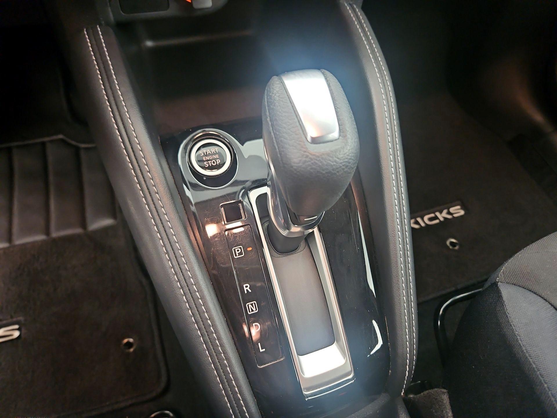 Thumbnail: 2018 Nissan Kicks - 17