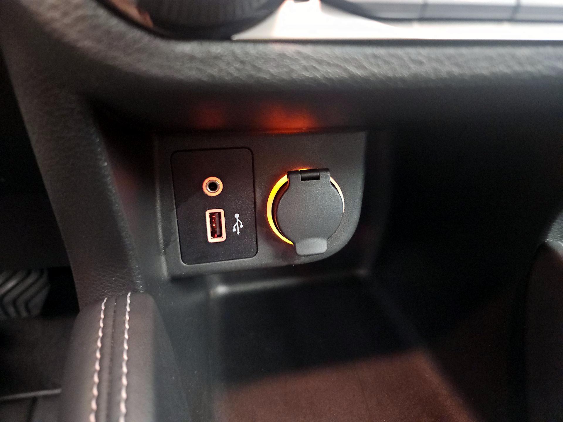 Thumbnail: 2018 Nissan Kicks - 18