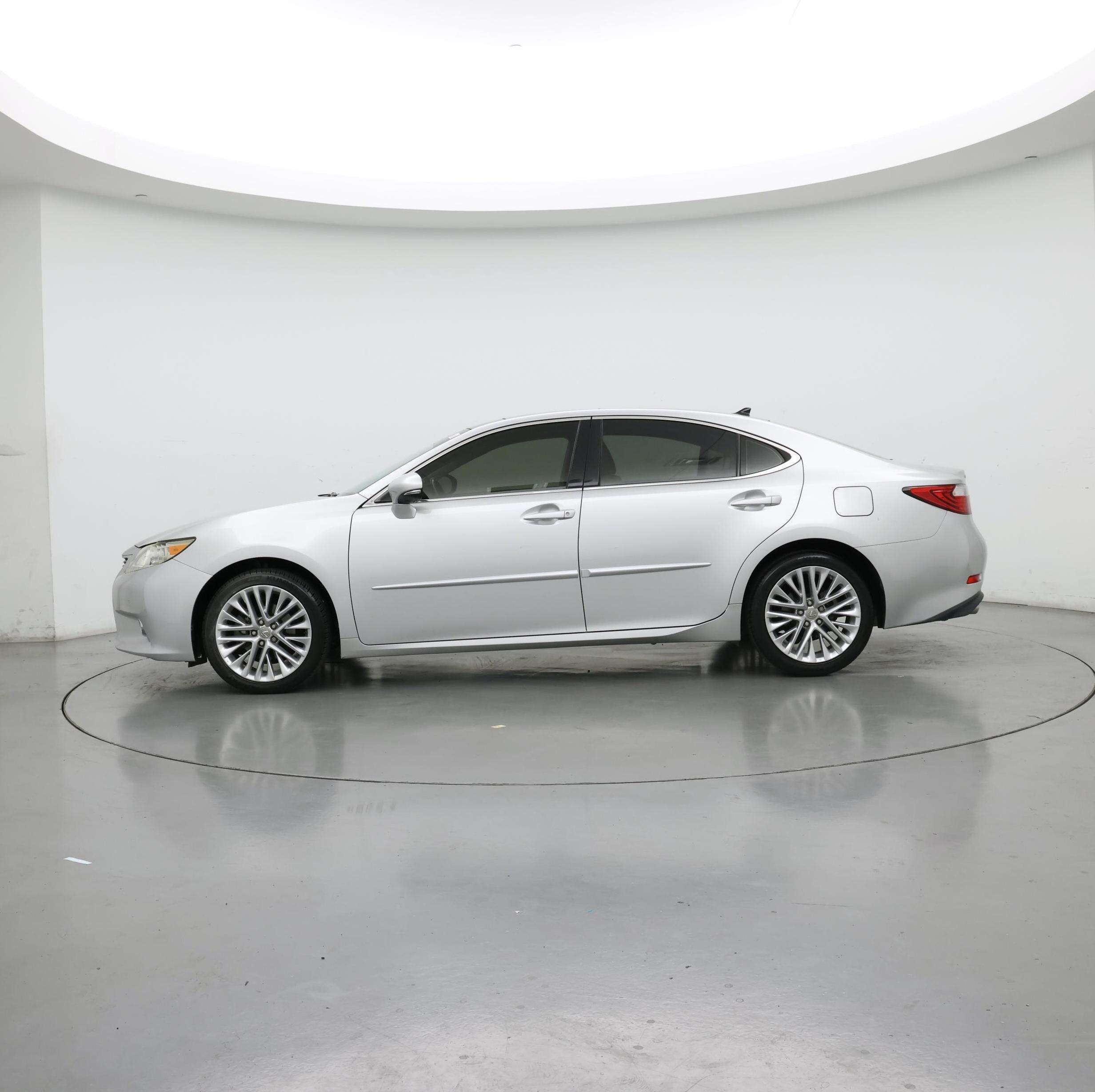 Thumbnail: 2015 Lexus ES - 3