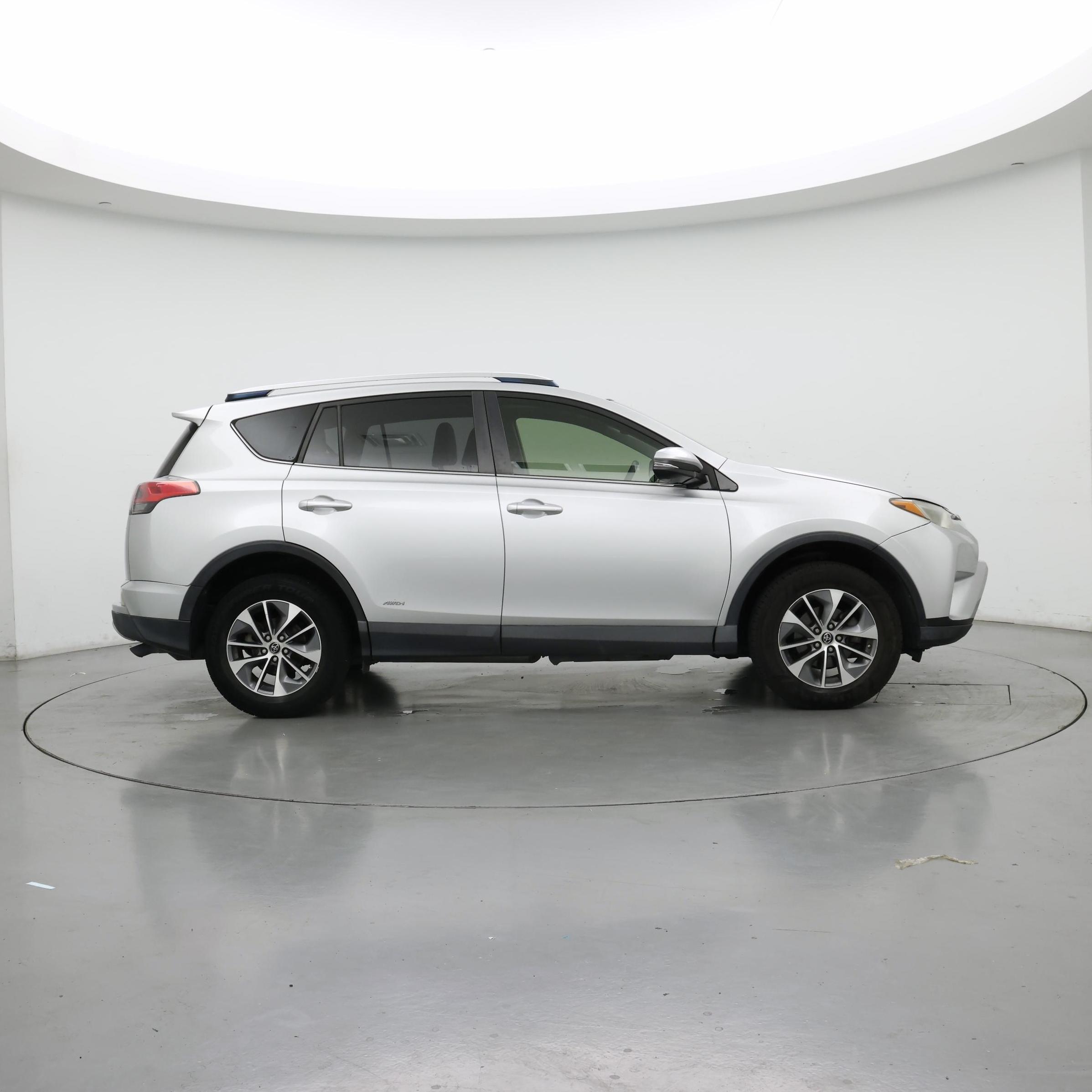 Thumbnail: 2016 Toyota RAV4 - 7