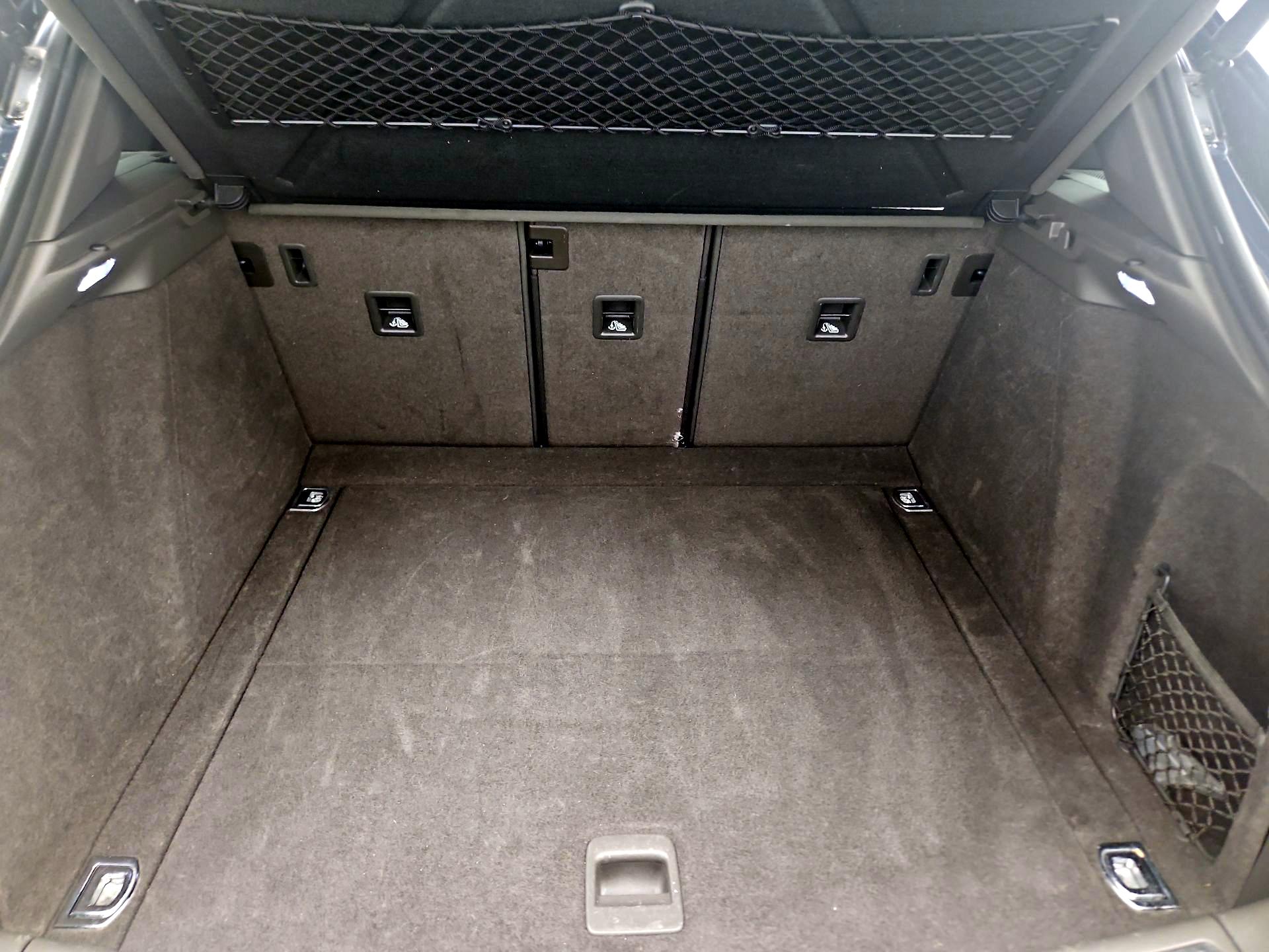 Thumbnail: 2019 Porsche Macan - 19