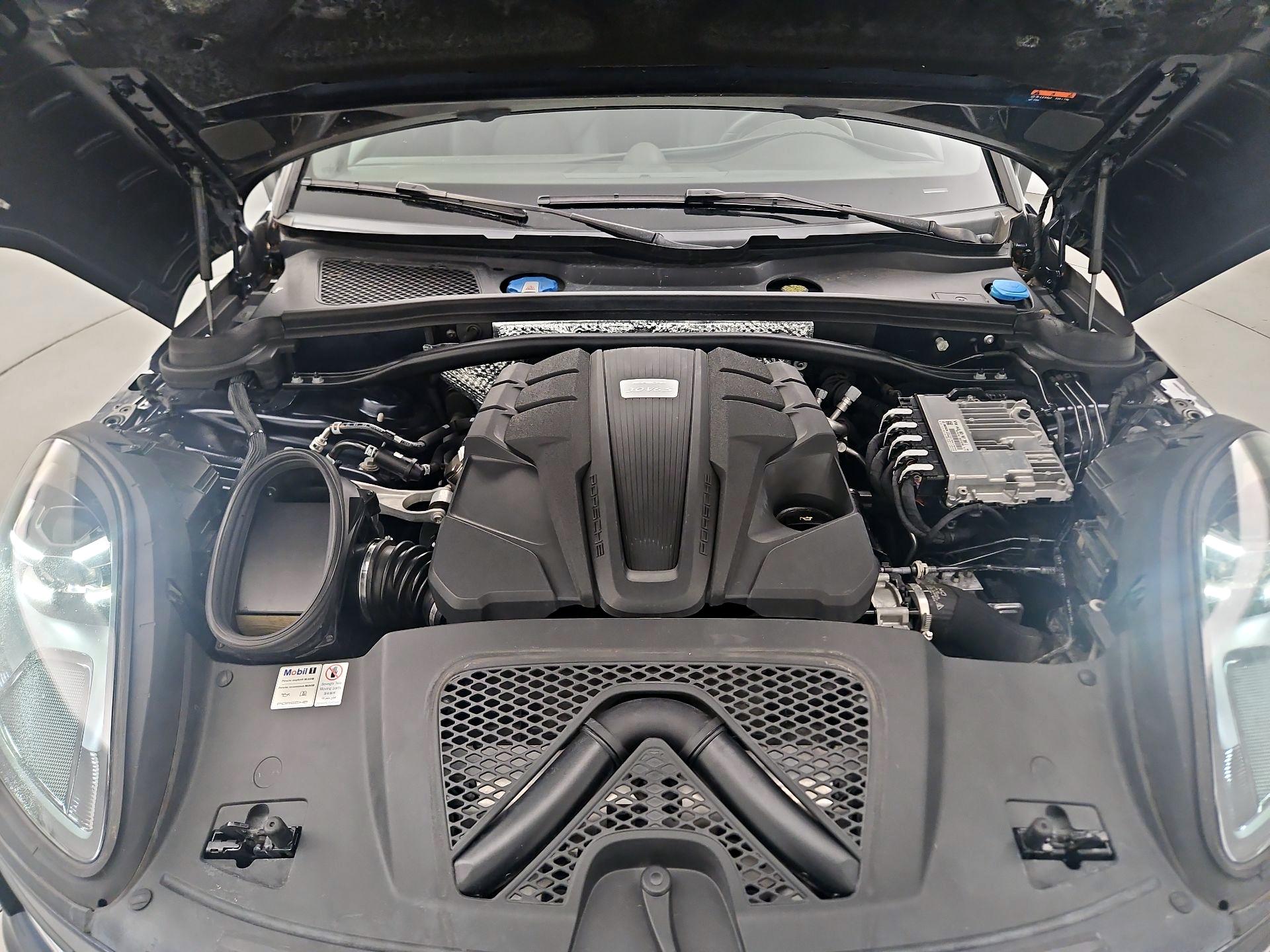 Thumbnail: 2019 Porsche Macan - 20