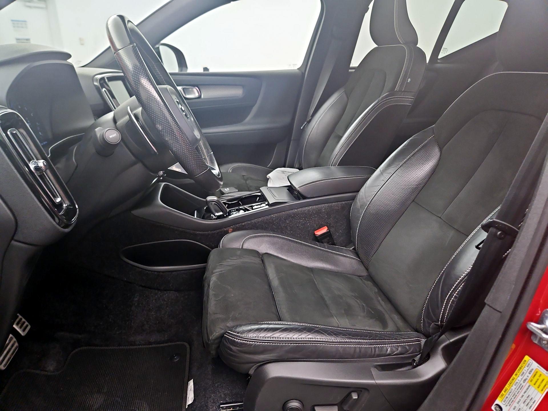 Thumbnail: 2020 Volvo XC40 - 11