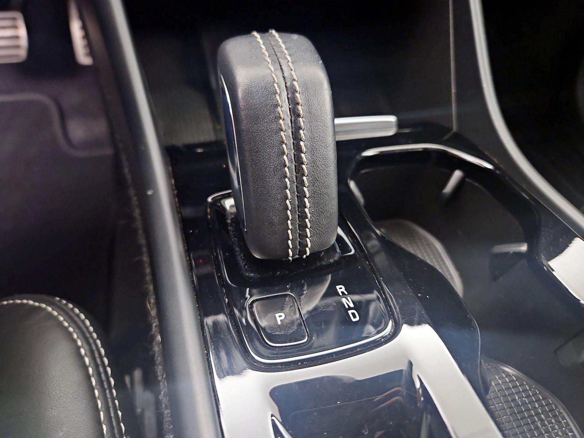 Thumbnail: 2020 Volvo XC40 - 16