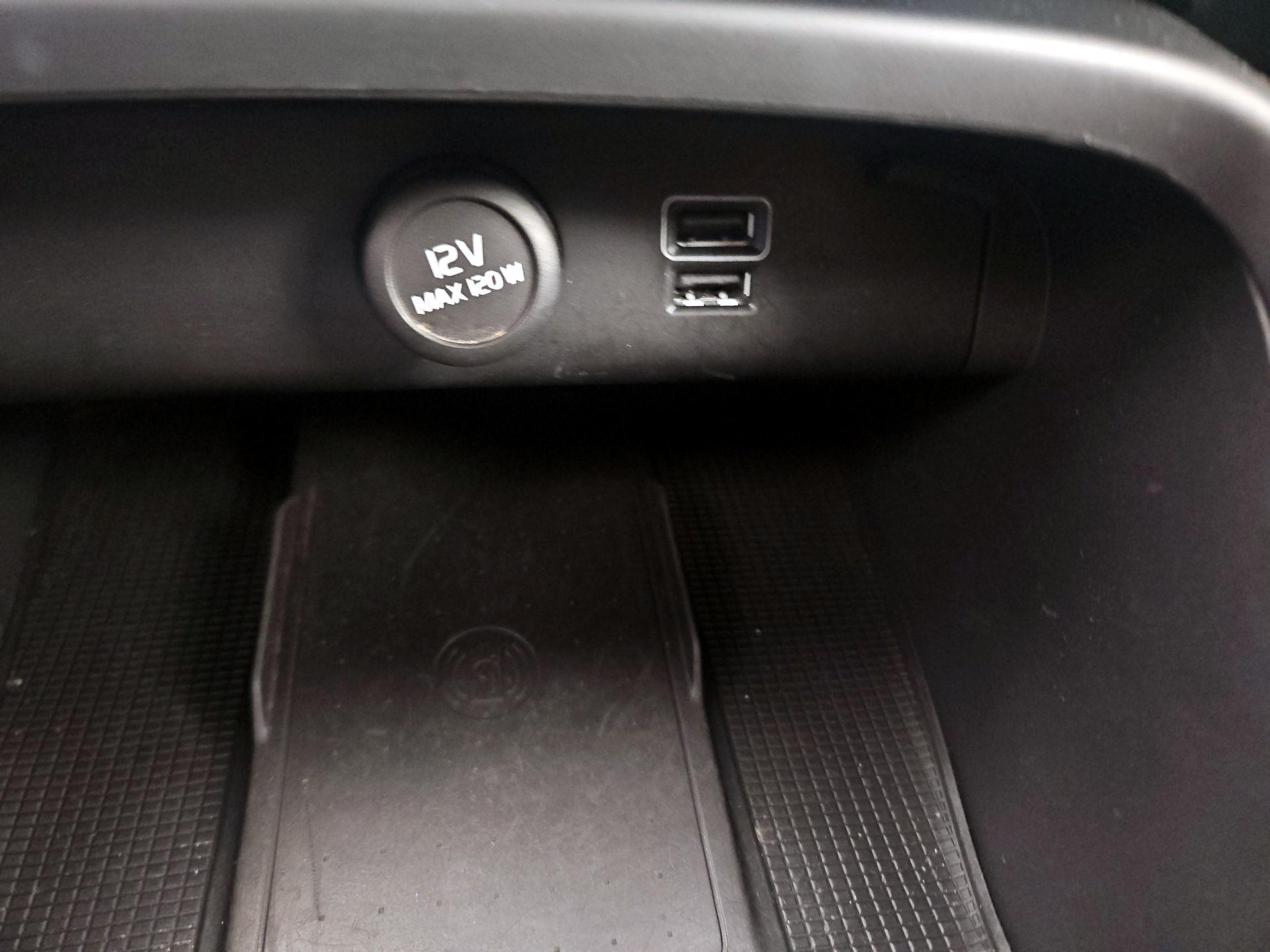 Thumbnail: 2020 Volvo XC40 - 17