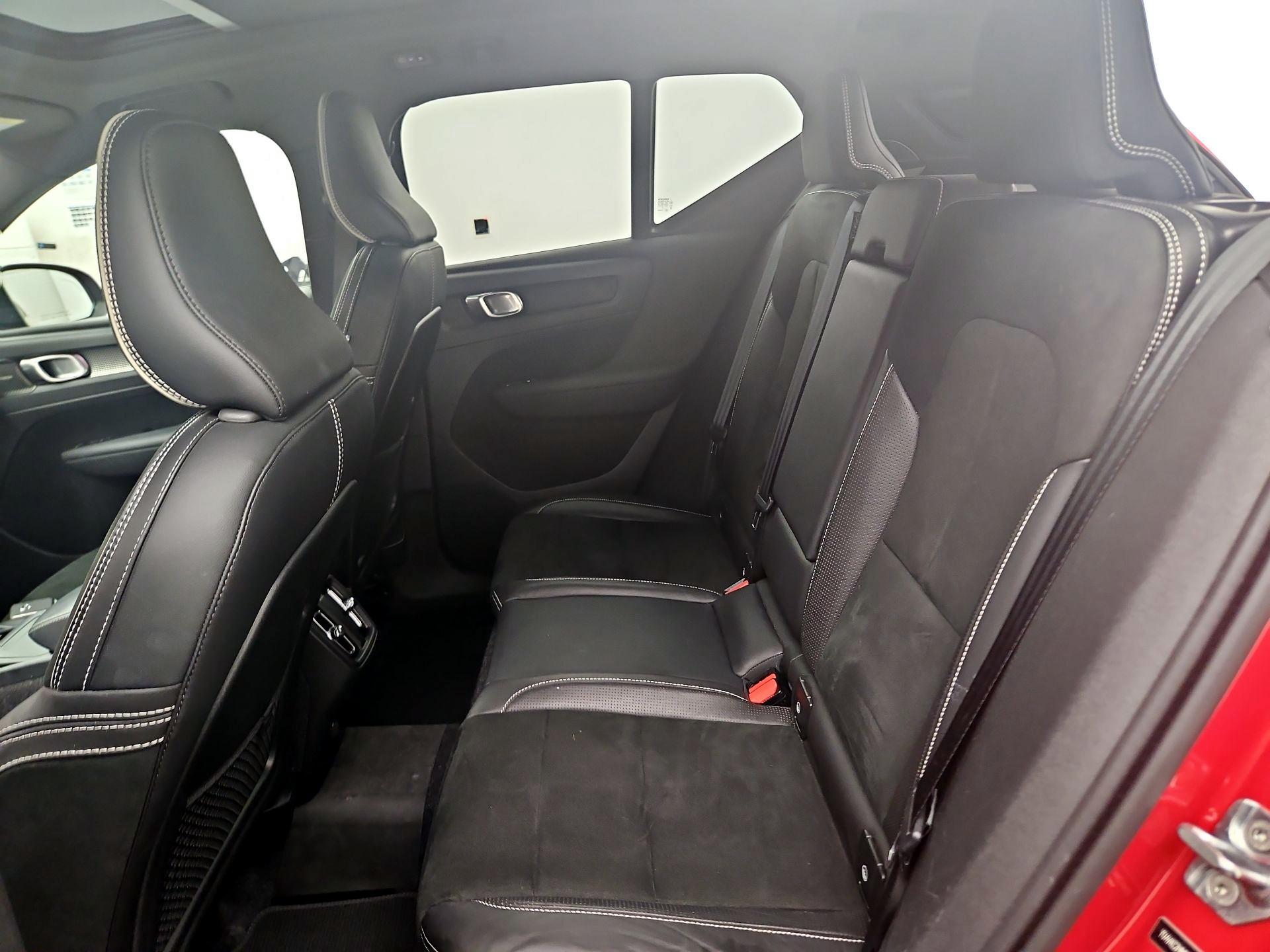 Thumbnail: 2020 Volvo XC40 - 18