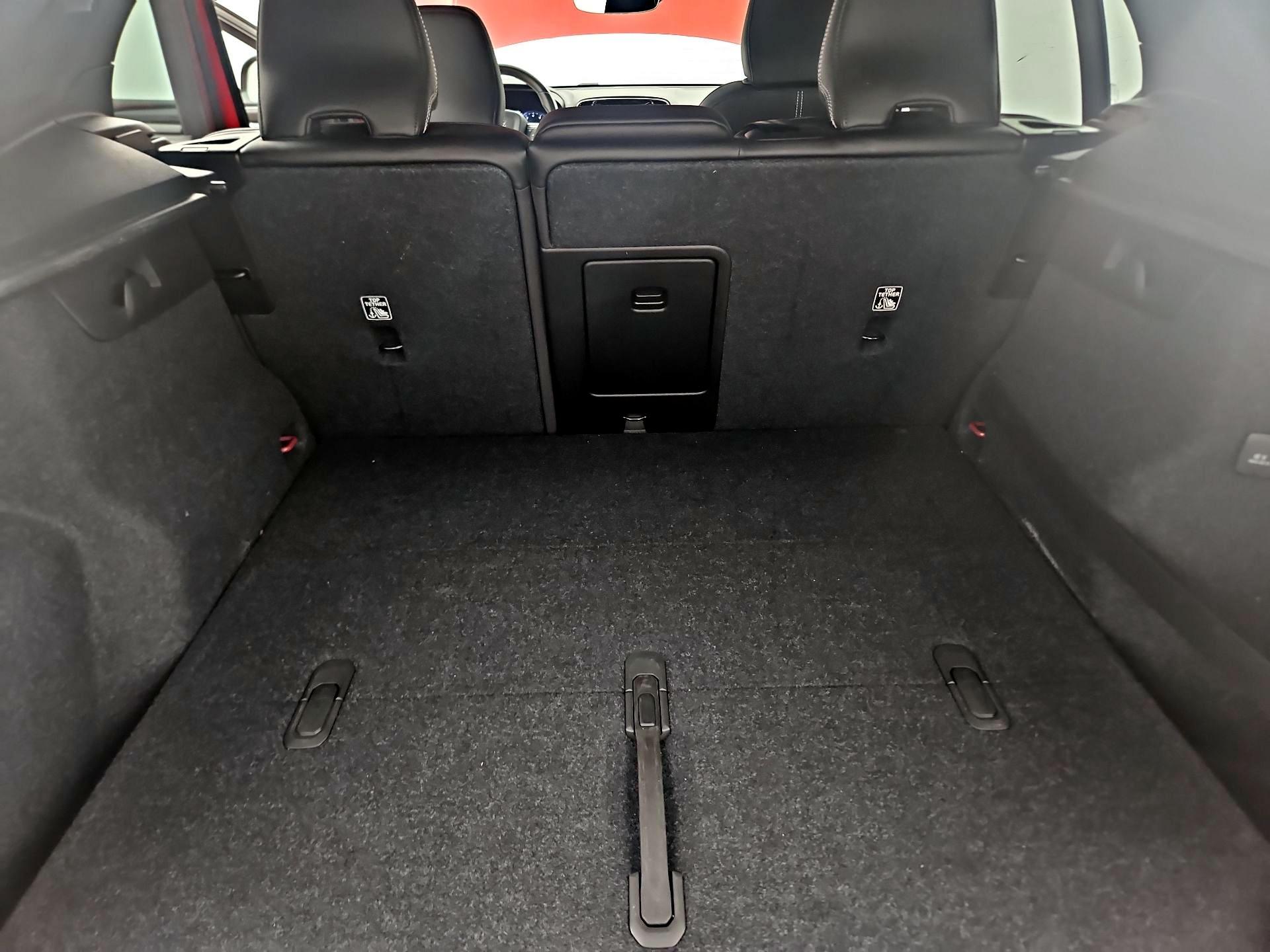 Thumbnail: 2020 Volvo XC40 - 19