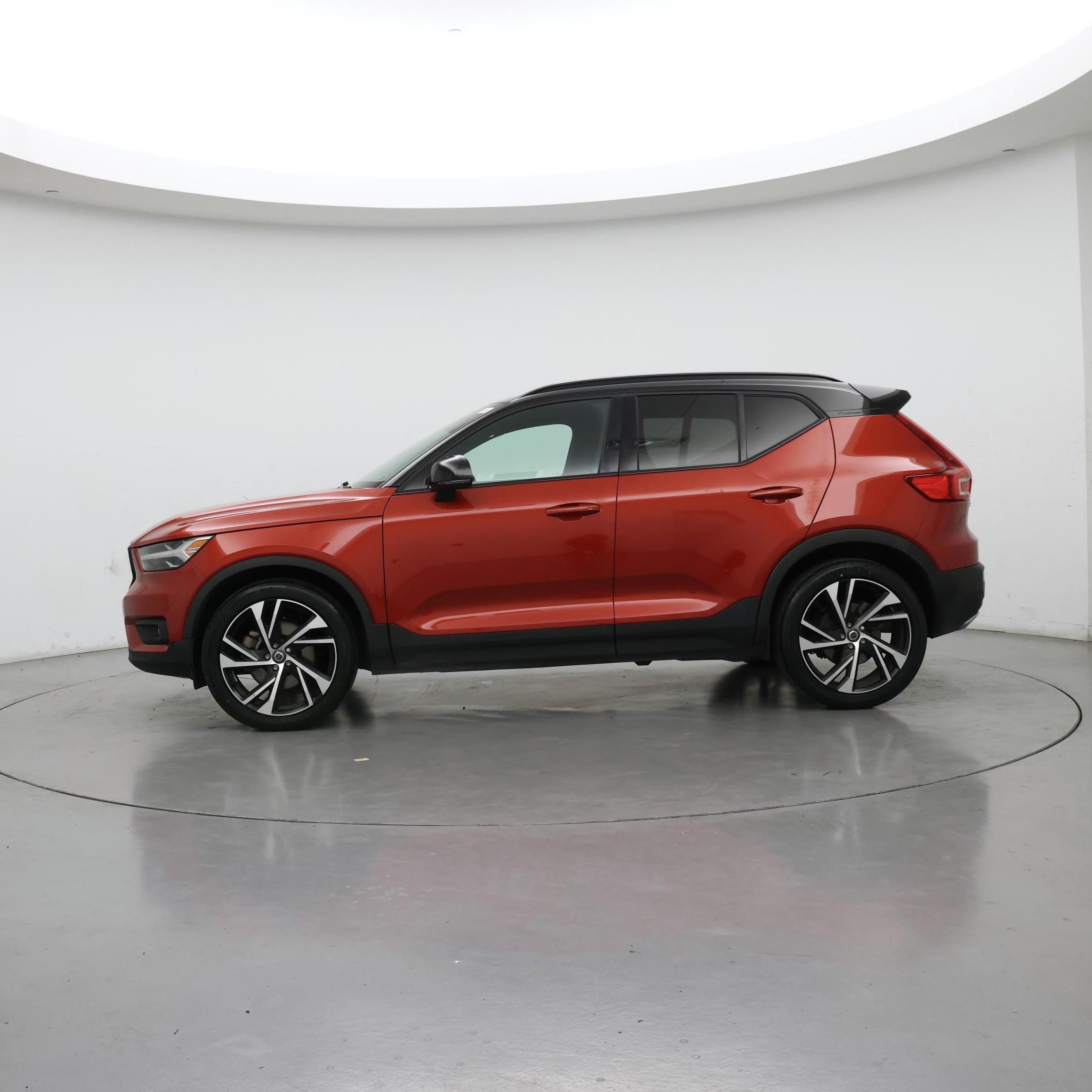 Thumbnail: 2020 Volvo XC40 - 3