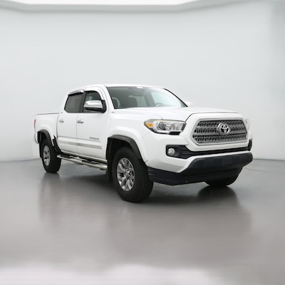White 2016 Toyota Tacoma SR5