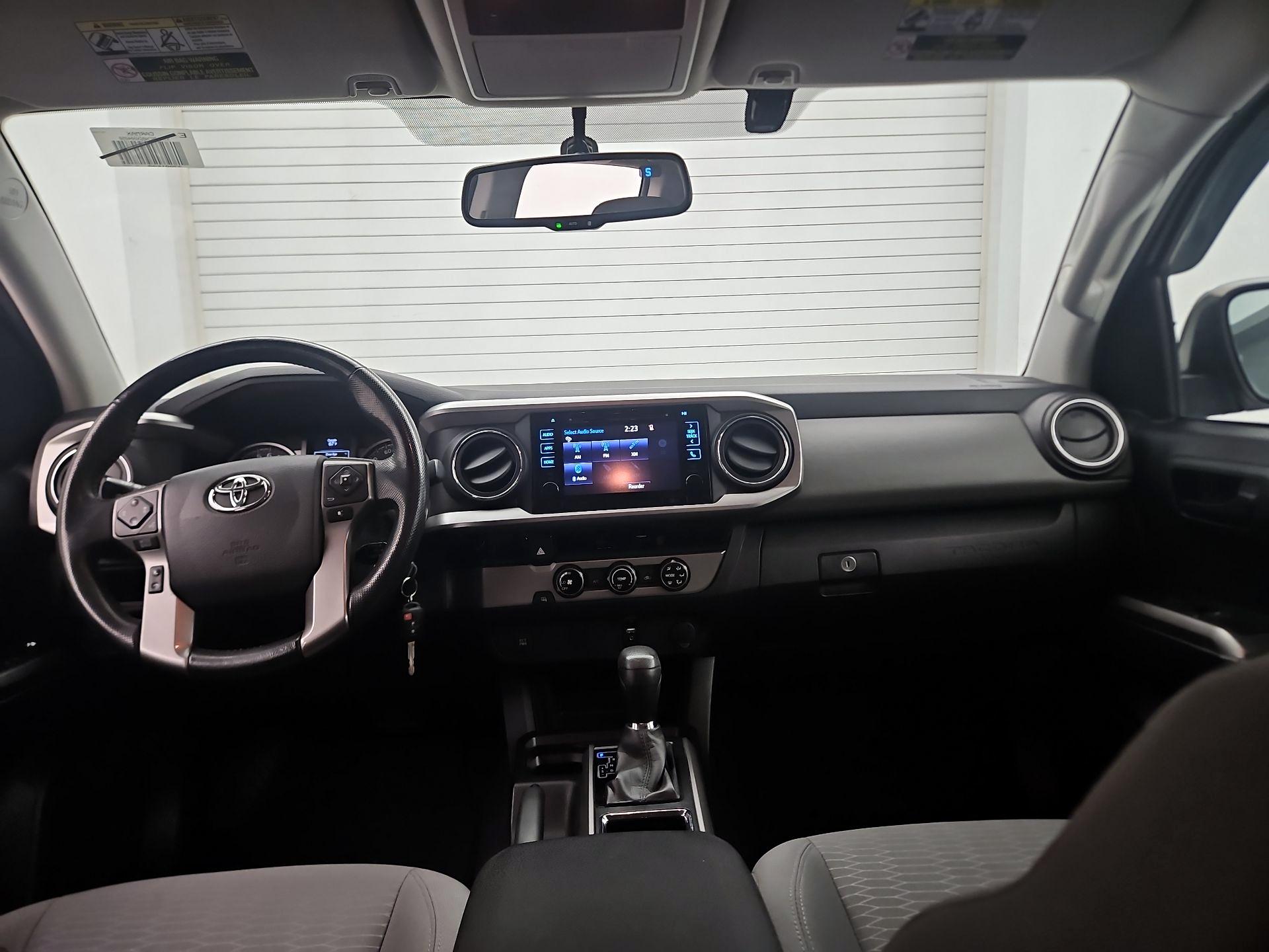 Thumbnail: 2016 Toyota Tacoma - 9