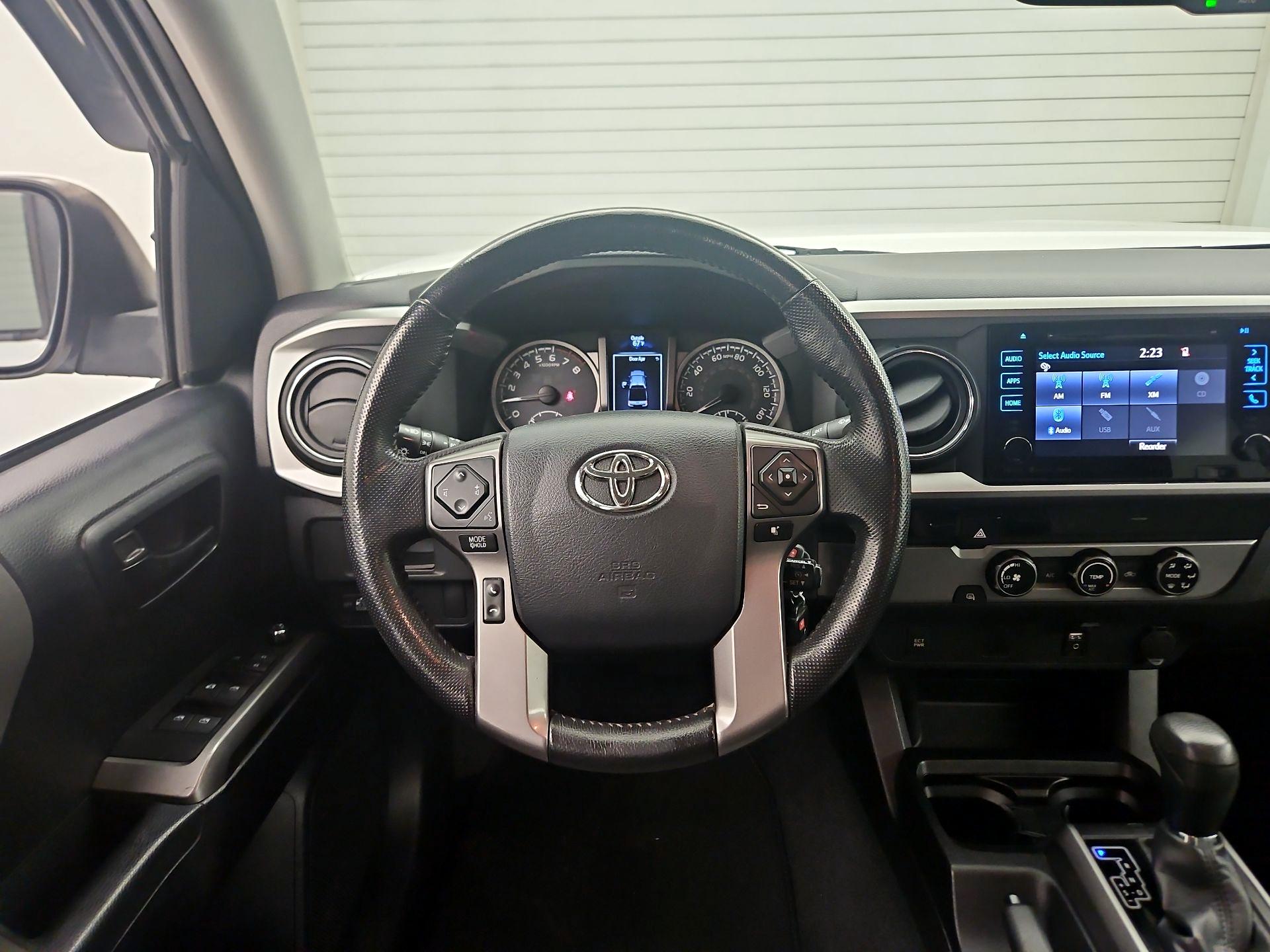 Thumbnail: 2016 Toyota Tacoma - 10