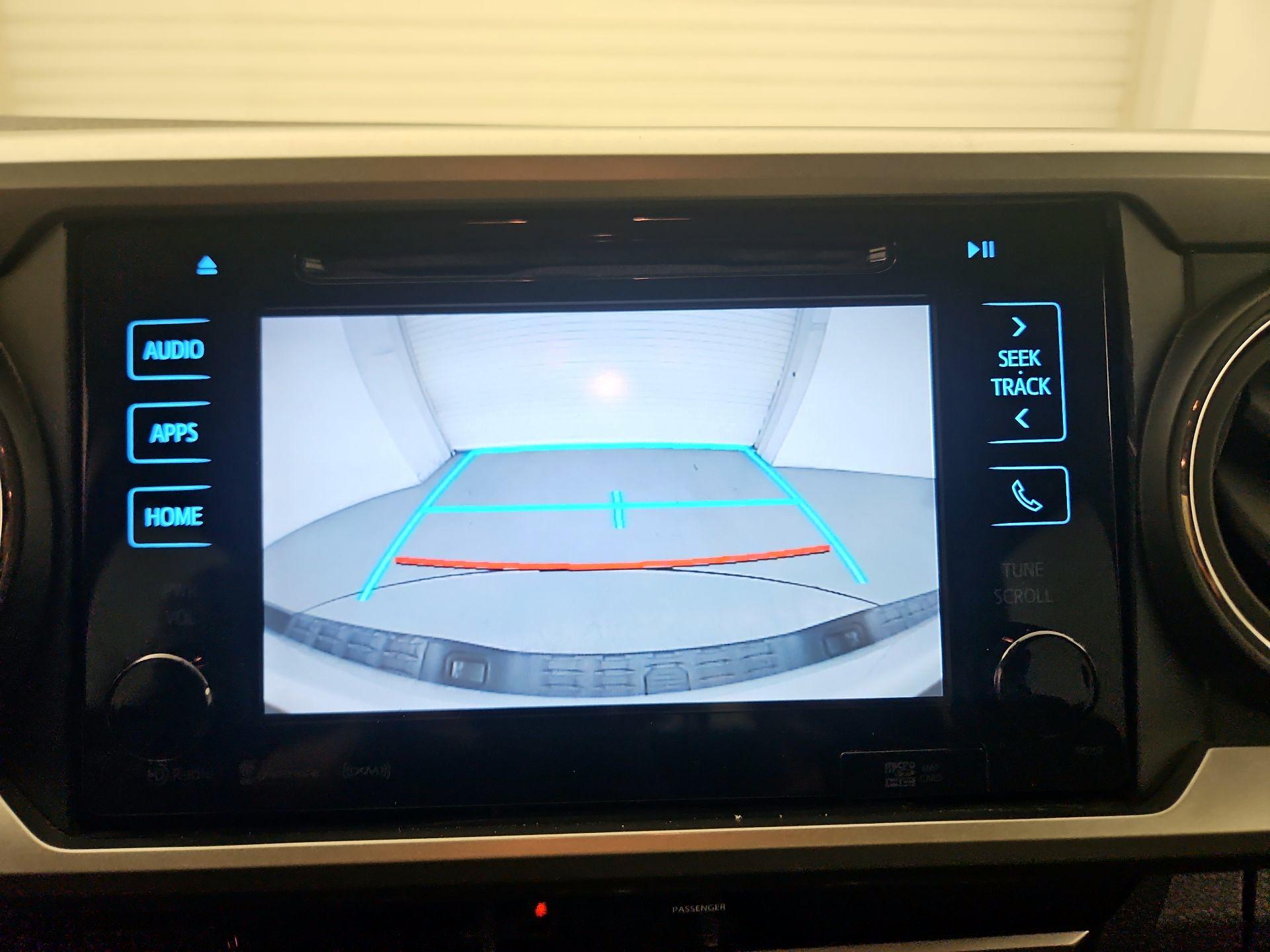 Thumbnail: 2016 Toyota Tacoma - 14