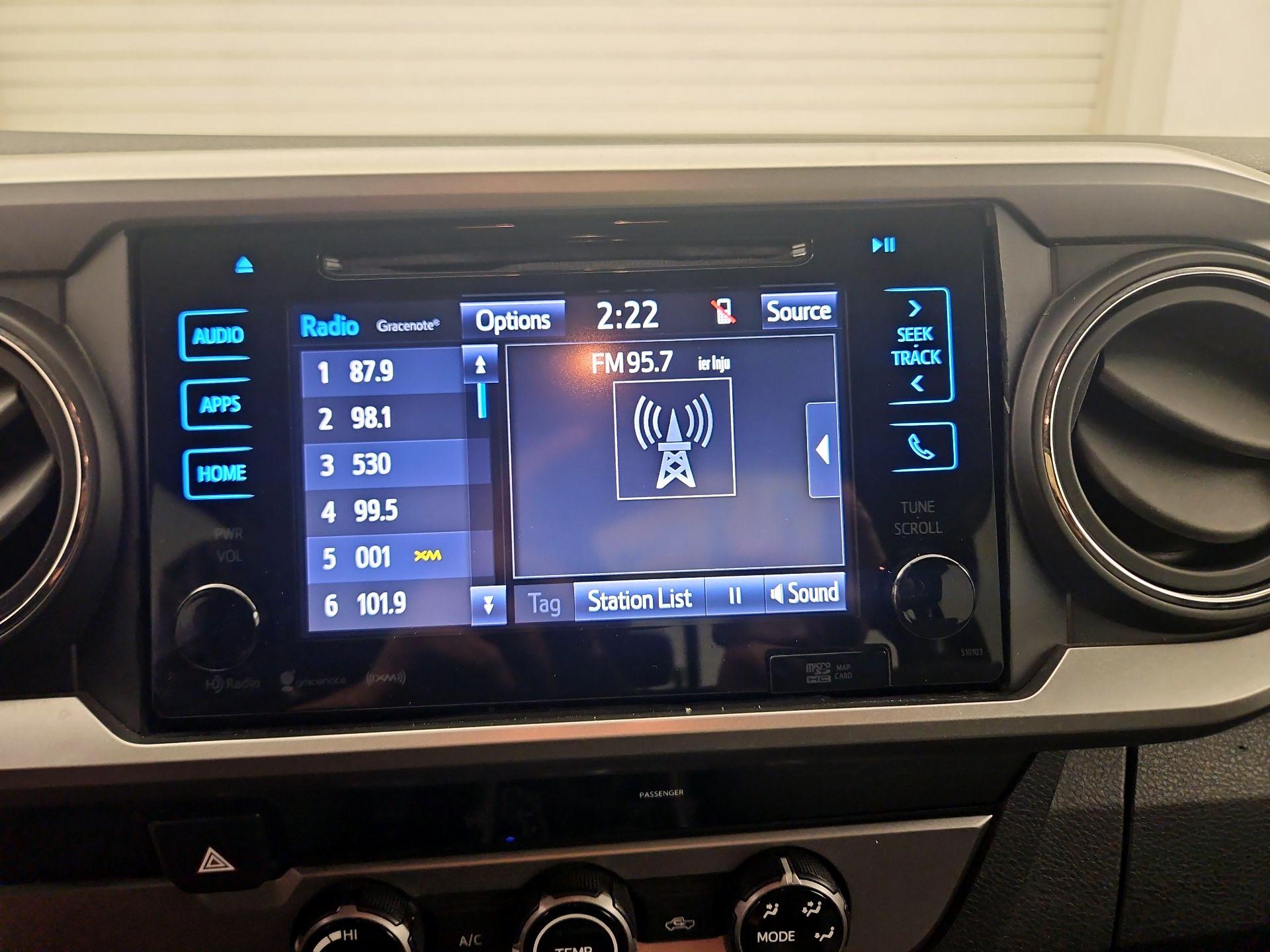 Thumbnail: 2016 Toyota Tacoma - 15