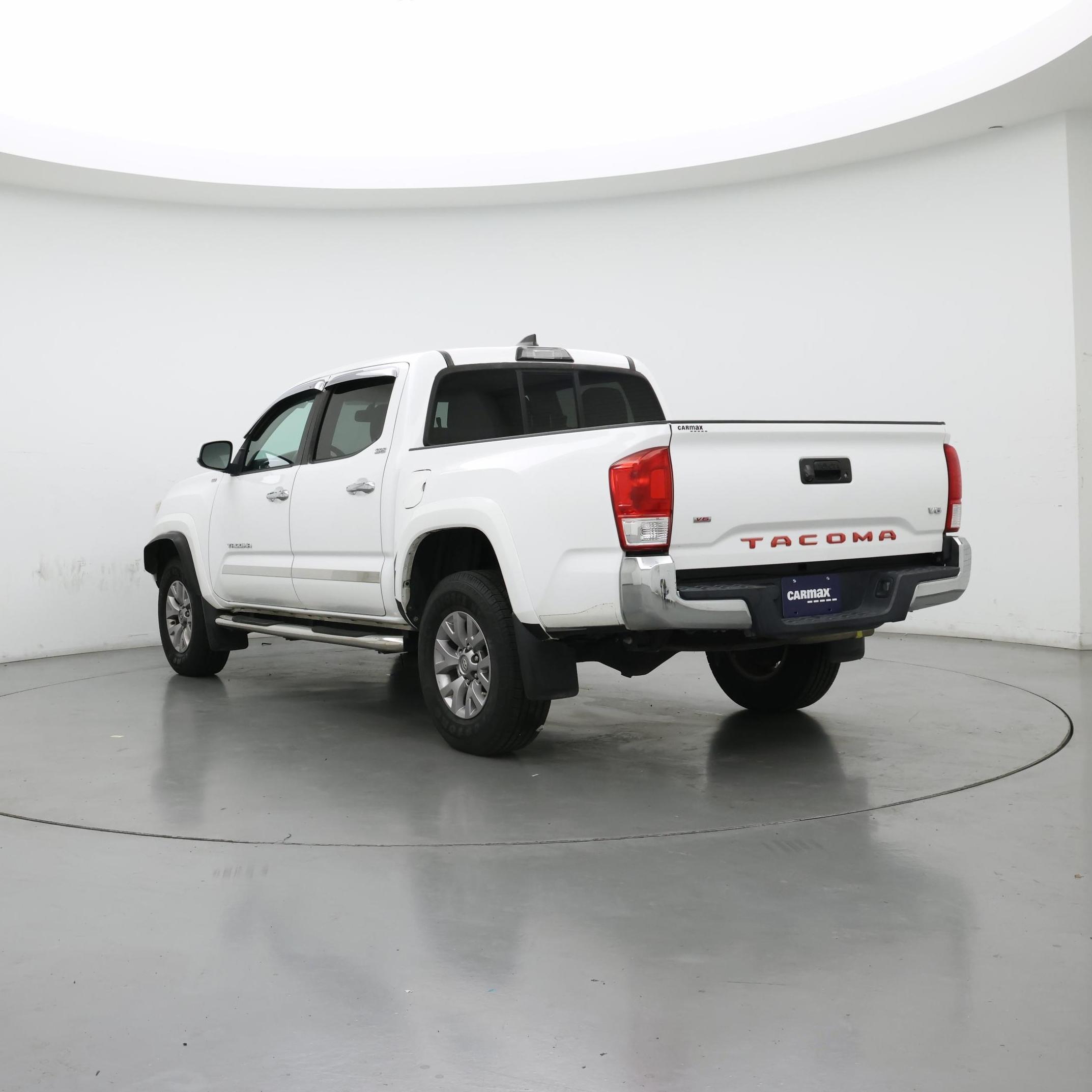 Thumbnail: 2016 Toyota Tacoma - 2