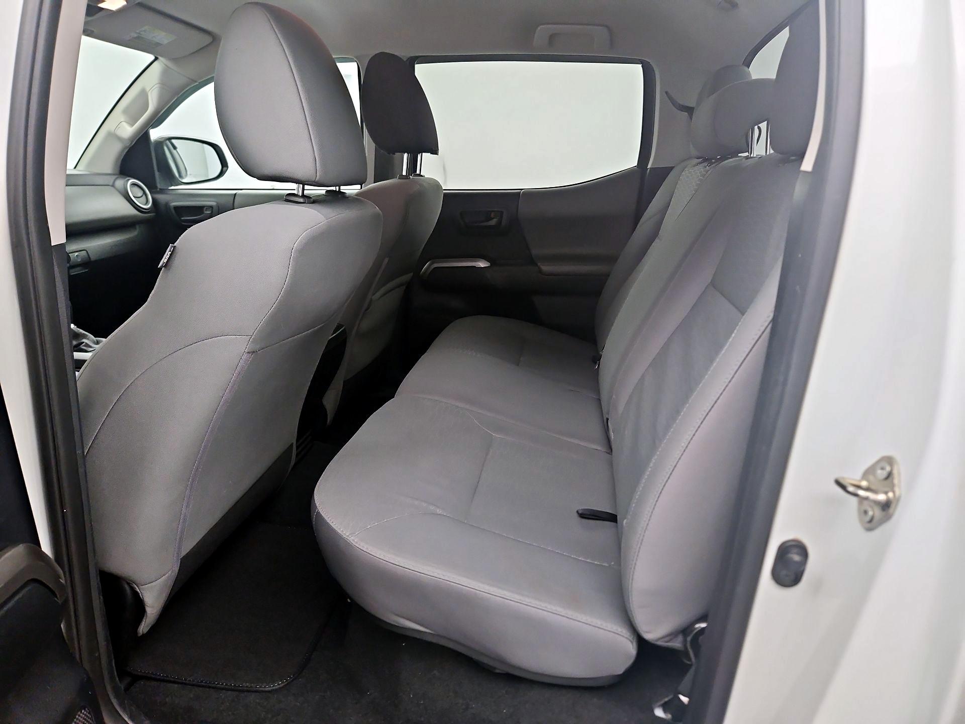 Thumbnail: 2016 Toyota Tacoma - 19