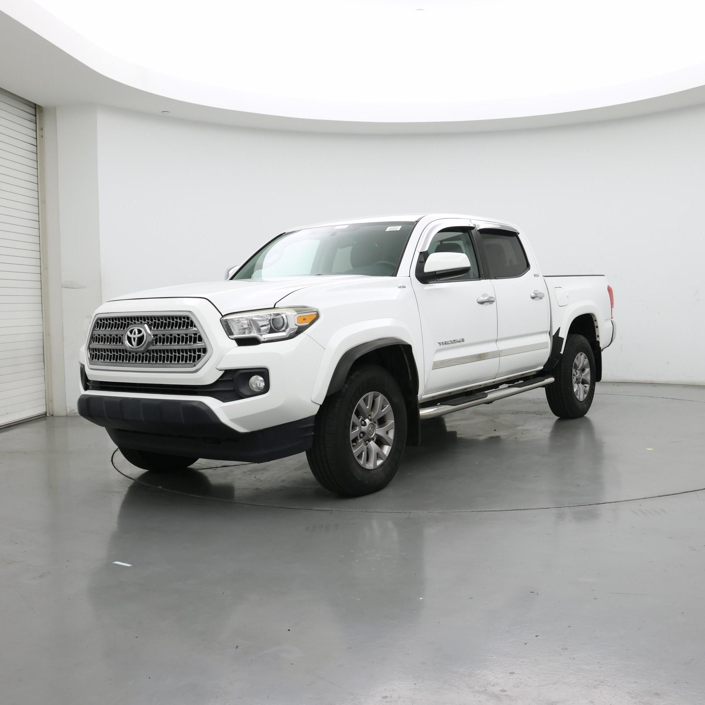 Thumbnail: 2016 Toyota Tacoma - 4