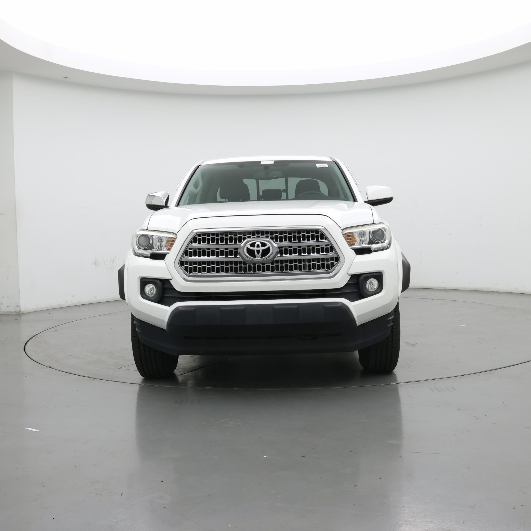 Thumbnail: 2016 Toyota Tacoma - 5