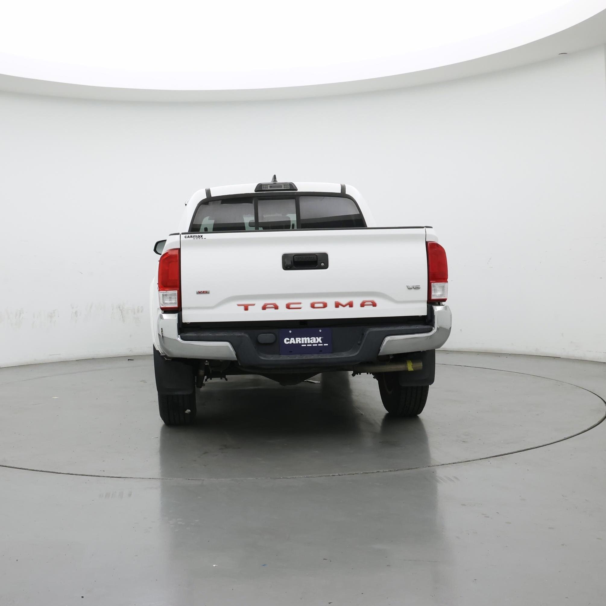 Thumbnail: 2016 Toyota Tacoma - 6