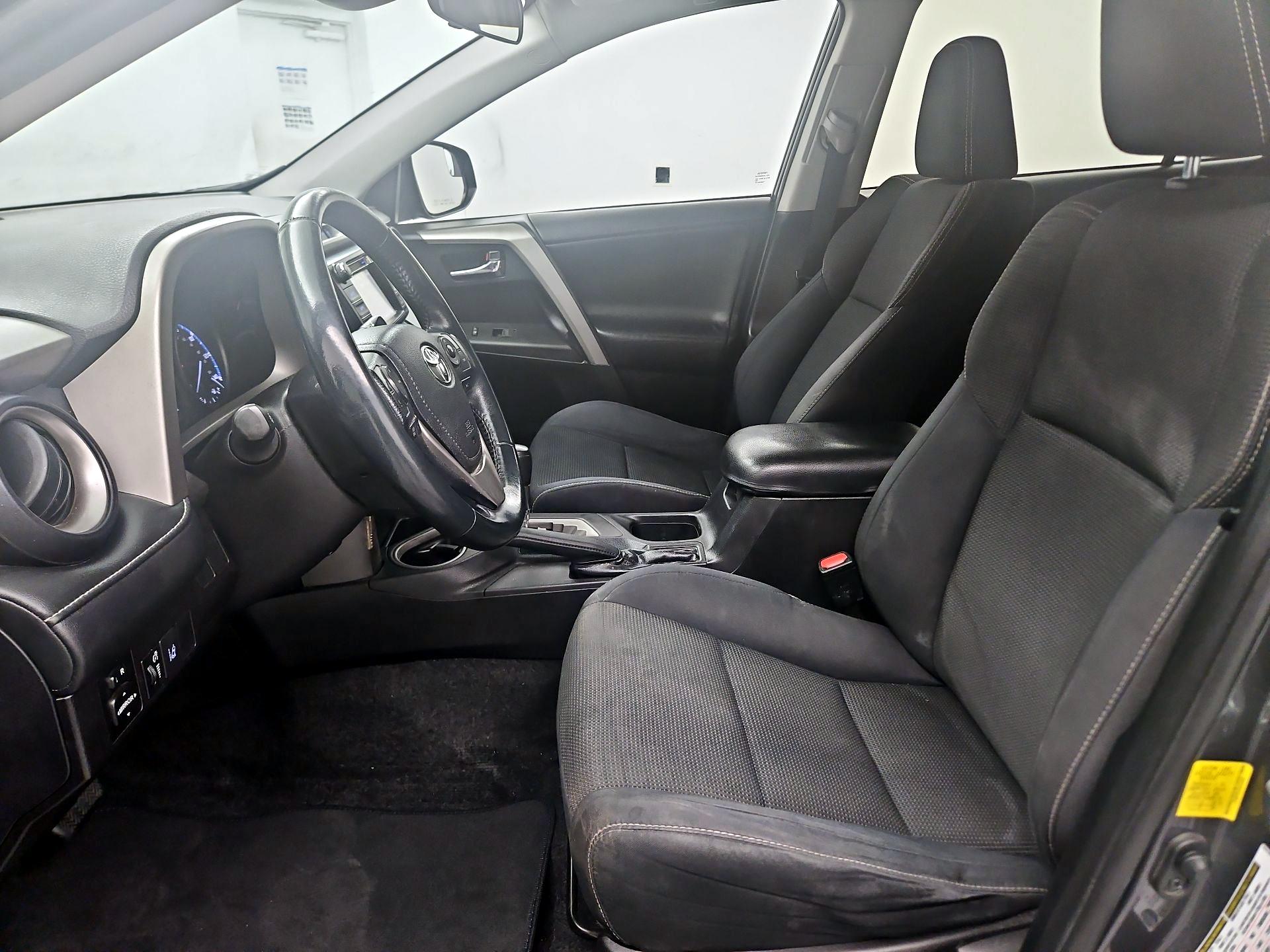 Thumbnail: 2017 Toyota RAV4 - 11