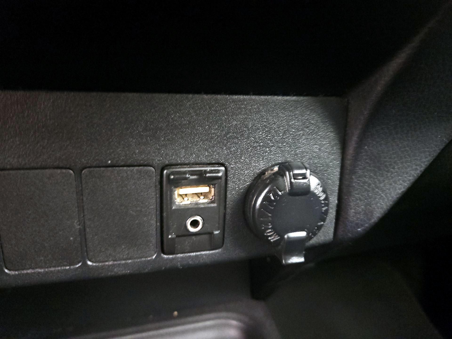 Thumbnail: 2017 Toyota RAV4 - 18