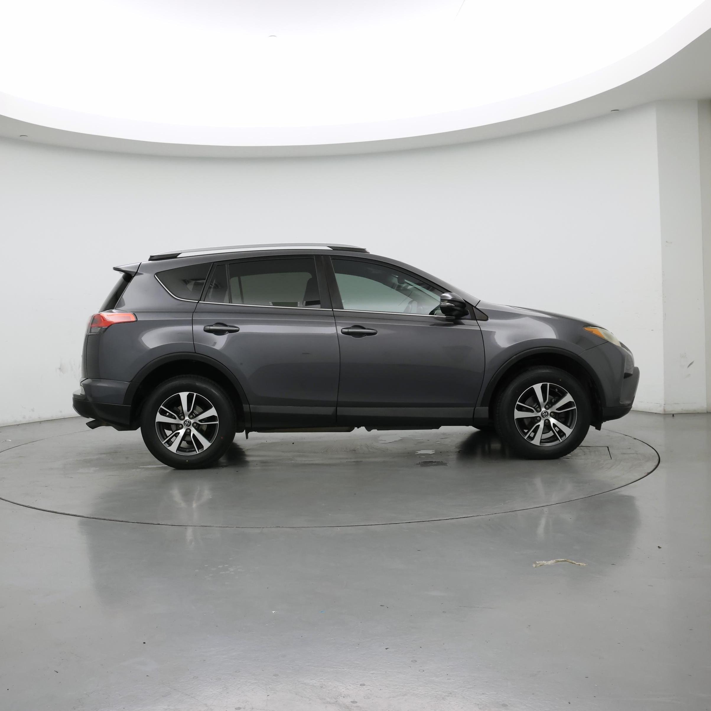 Thumbnail: 2017 Toyota RAV4 - 7