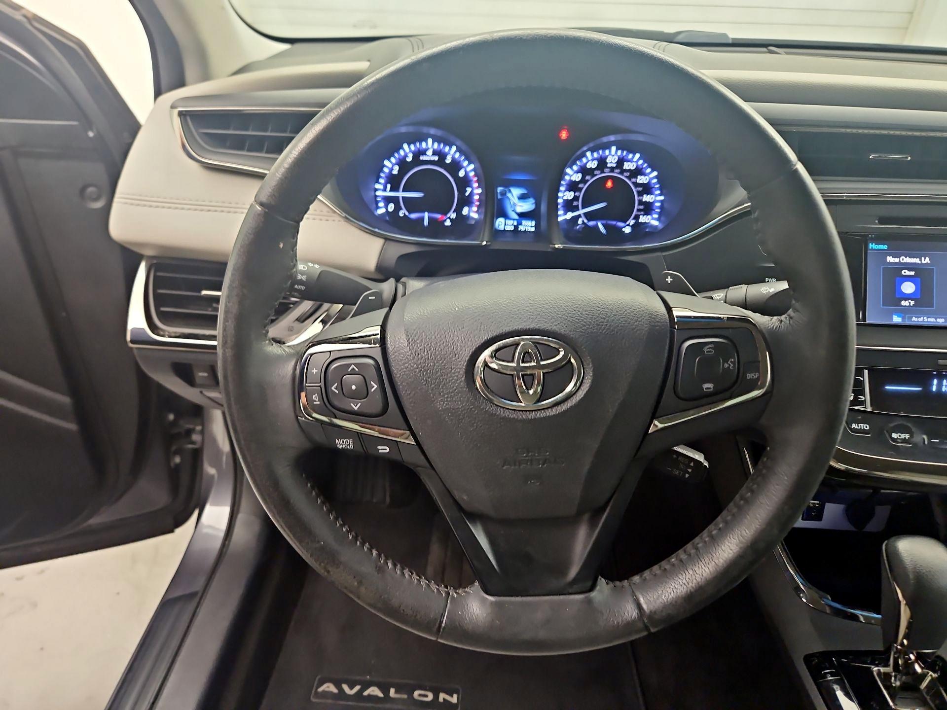 Thumbnail: 2015 Toyota Avalon - 10